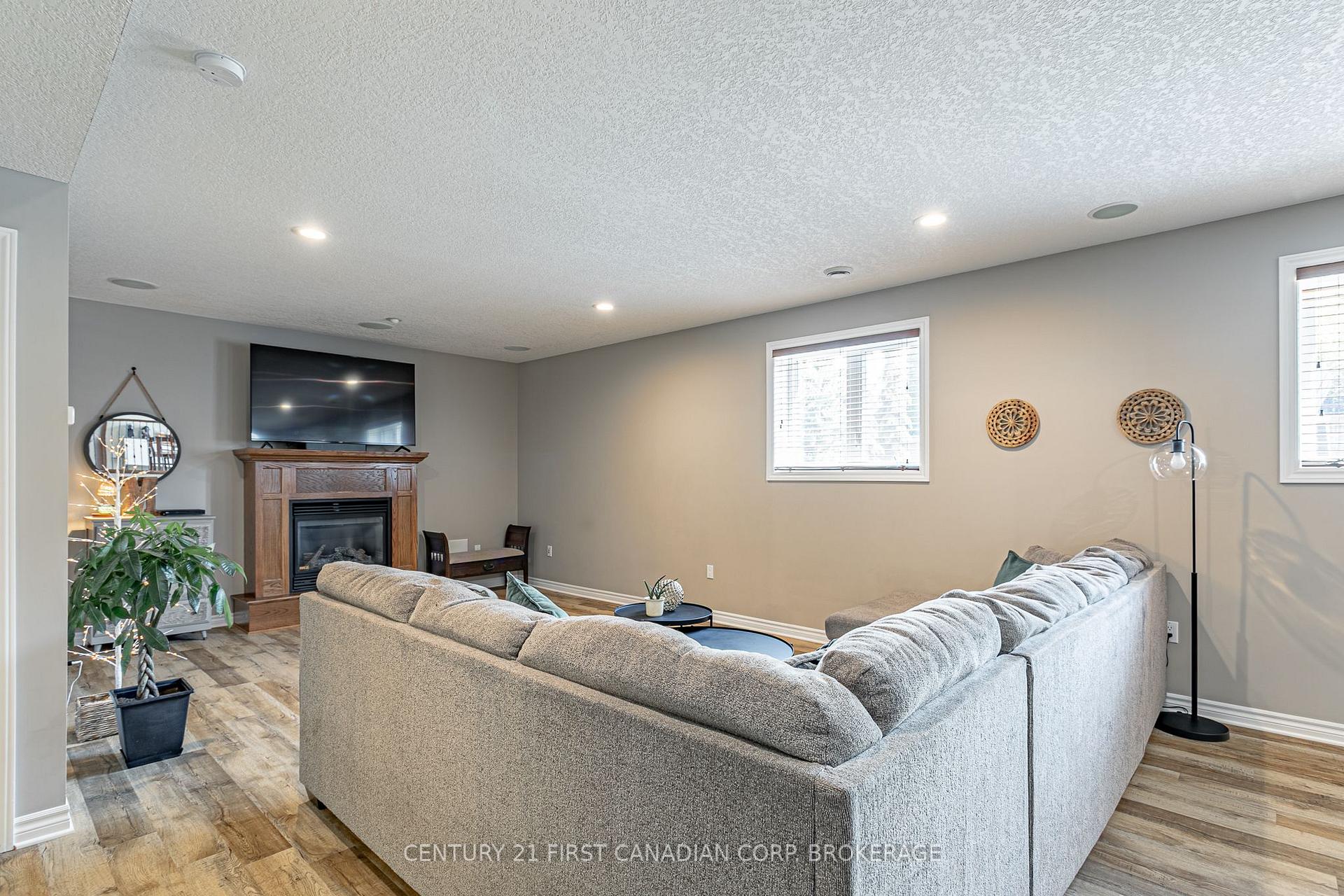 Photo 22 of 270 Boyd Boulevard, Zorra, Thamesford — HOMEH