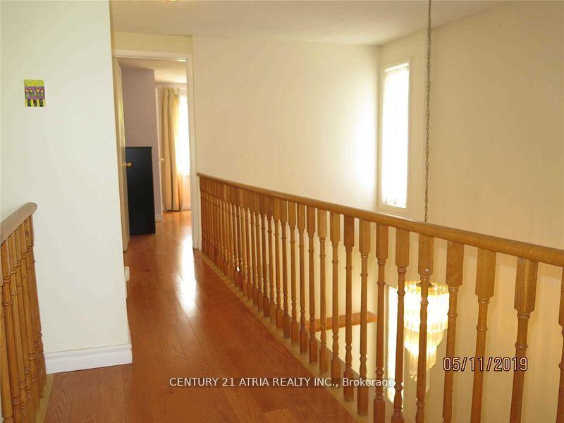Photo 6 of 22 Foxglove Court, Markham, Unionville — HOMEH