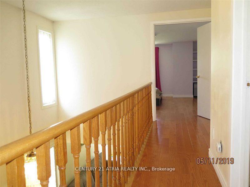 Photo 7 of 22 Foxglove Court, Markham, Unionville — HOMEH