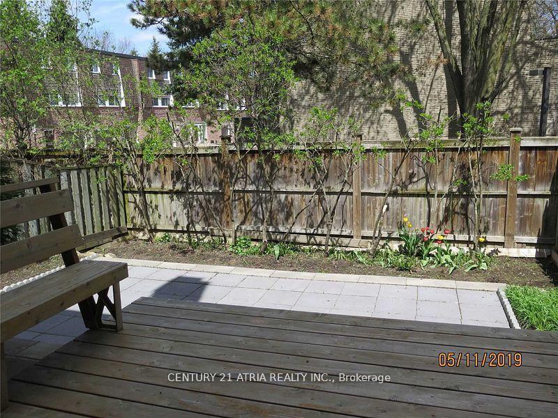 Photo 13 of 22 Foxglove Court, Markham, Unionville — HOMEH