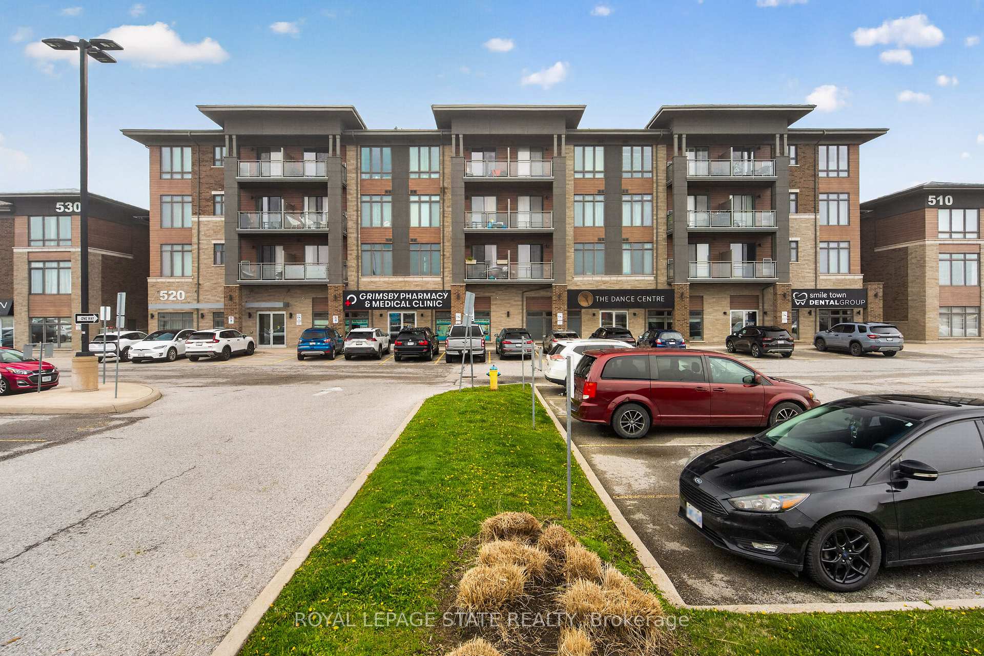 Photo 2 of Unit 308, 520 North Service Road, Grimsby, Grimsby Beach — HOMEH