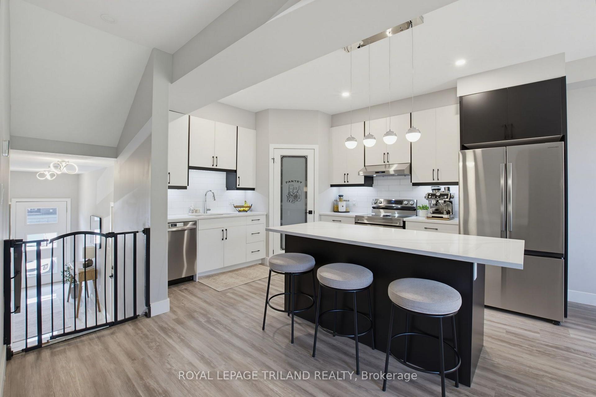 Photo 6 of Unit 14, 3557 Colonel Talbot Road, London, South V — HOMEH