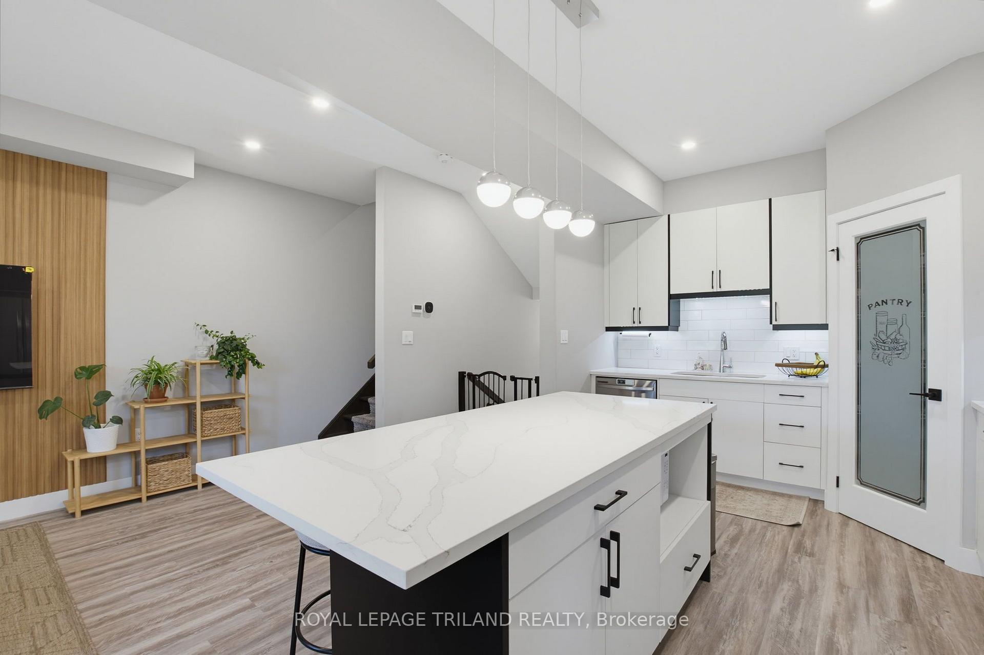 Photo 13 of Unit 14, 3557 Colonel Talbot Road, London, South V — HOMEH