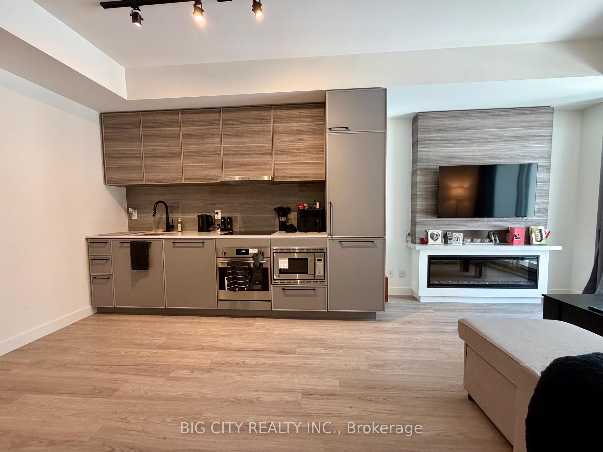 Photo 4 of Unit 341, 1050 Eastern Avenue, Toronto, The Beaches — HOMEH