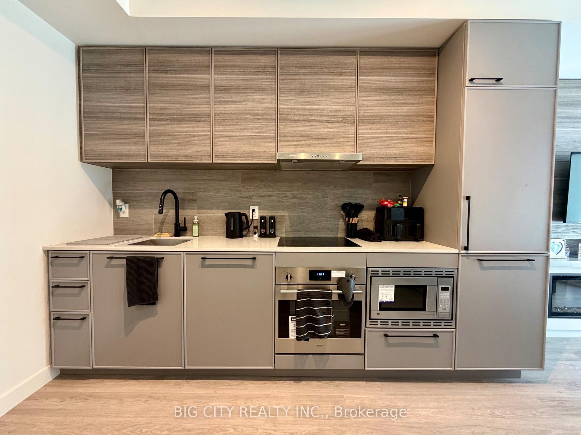 Photo 5 of Unit 341, 1050 Eastern Avenue, Toronto, The Beaches — HOMEH