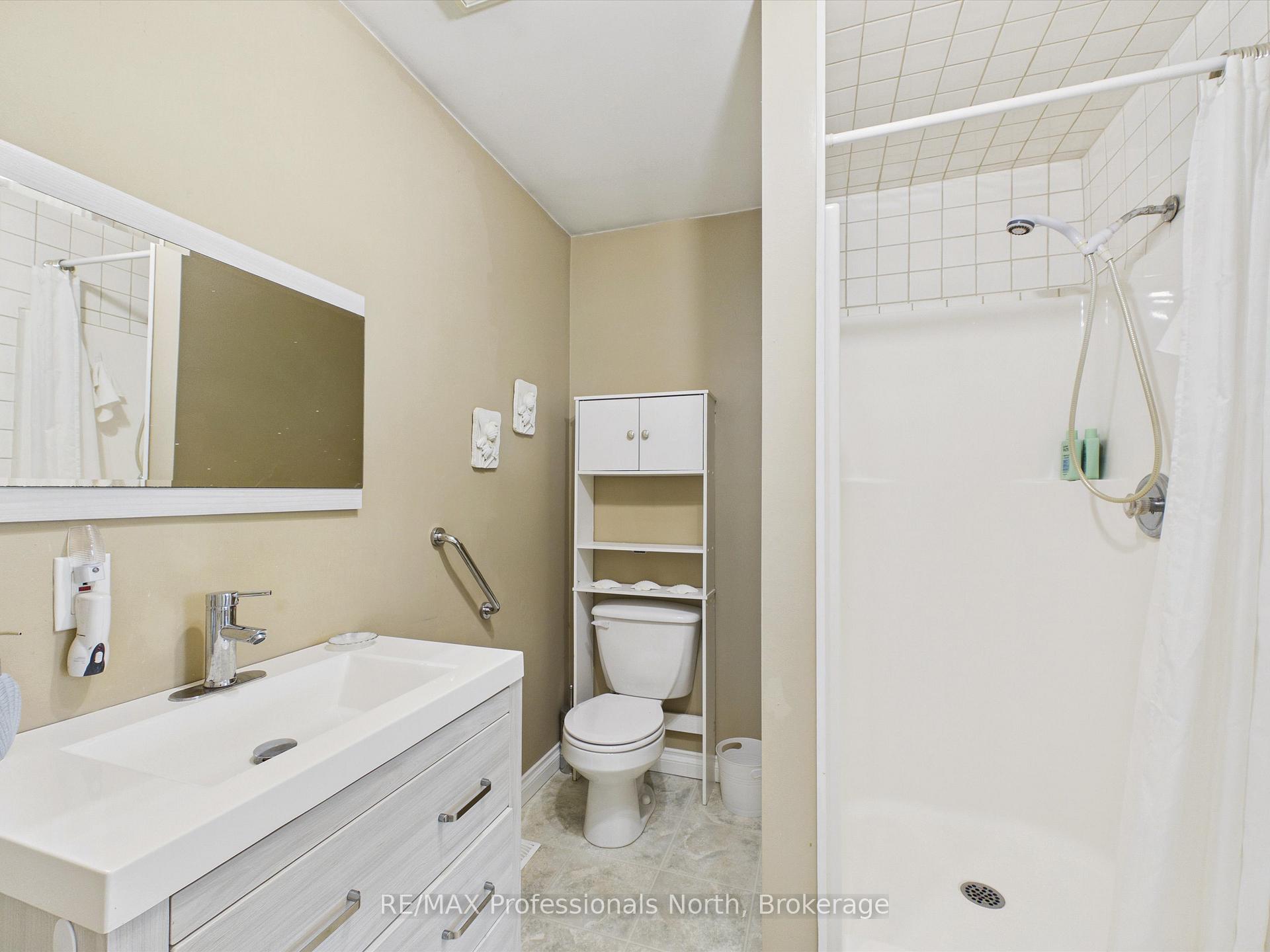 Photo 12 of 800 Manitoba Street, Bracebridge, Macaulay — HOMEH