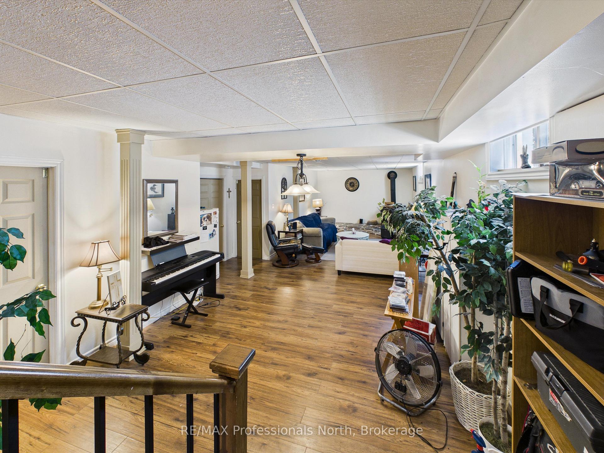 Photo 16 of 800 Manitoba Street, Bracebridge, Macaulay — HOMEH