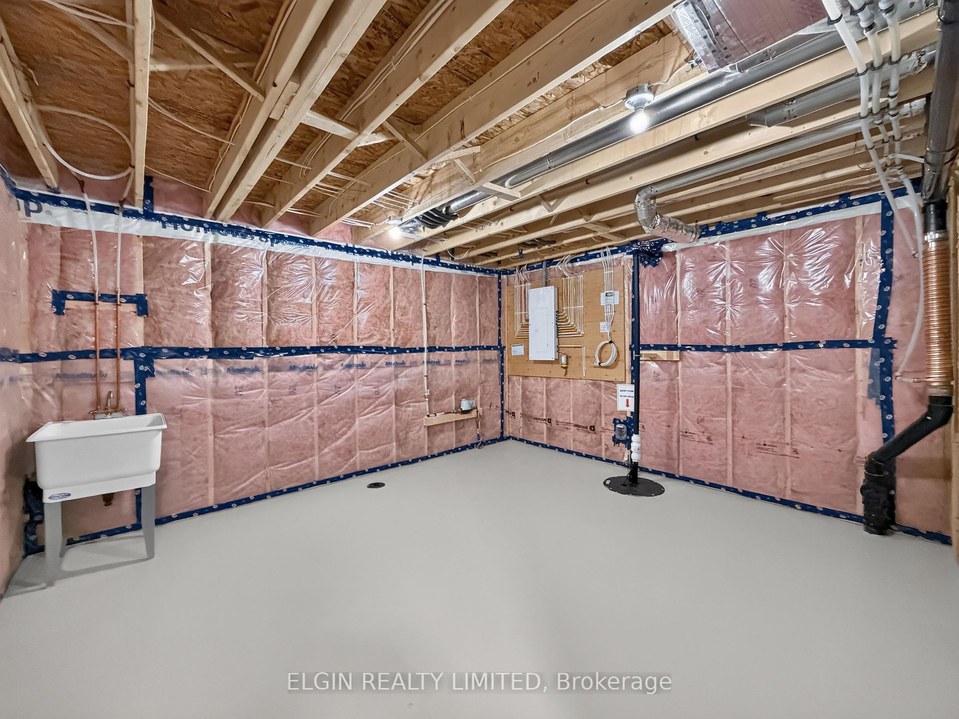 Photo 24 of 30 Hemlock Crescent, Aylmer — HOMEH