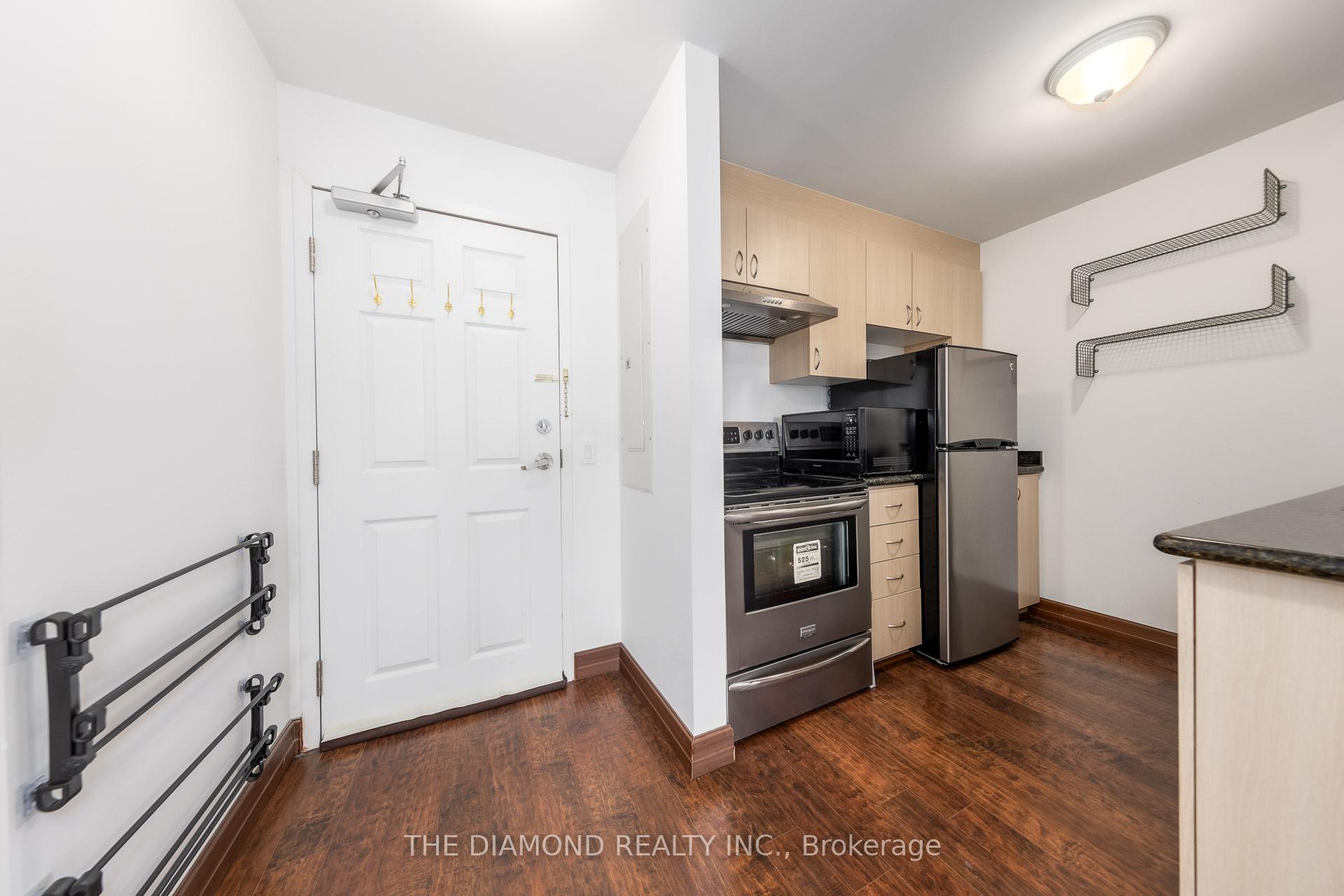 Photo 4 of Unit PH 5, 15 Maplewood Avenue, Toronto, Humewood-Cedarvale — HOMEH