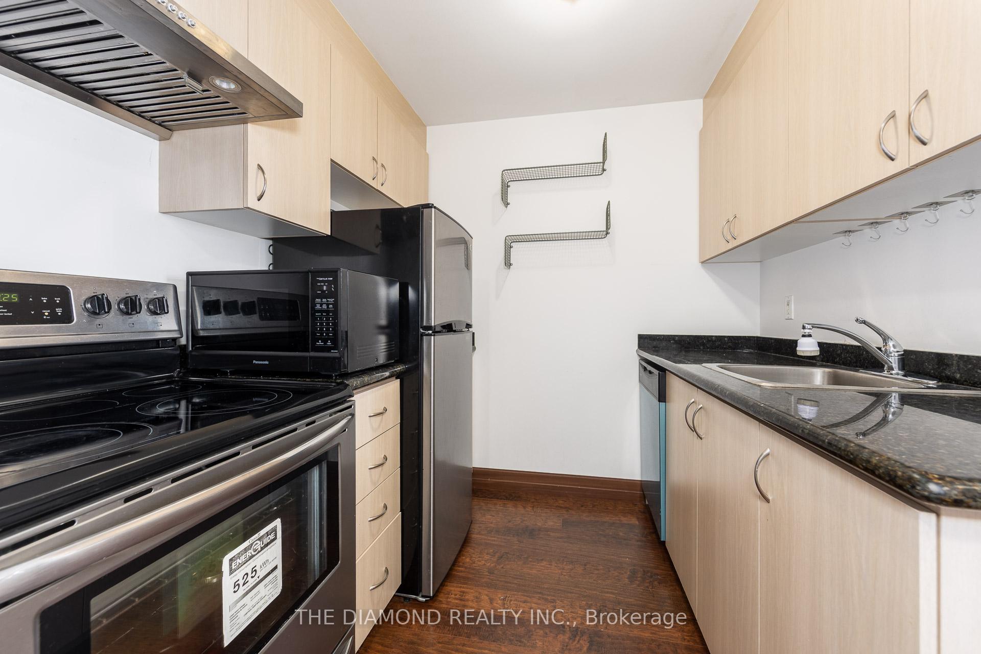 Photo 6 of Unit PH 5, 15 Maplewood Avenue, Toronto, Humewood-Cedarvale — HOMEH