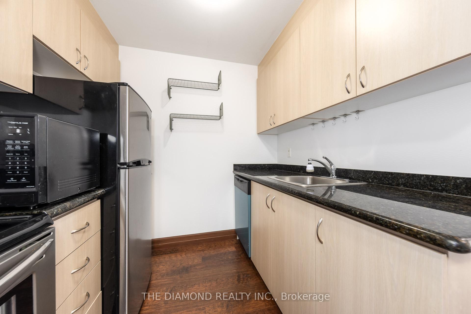 Photo 7 of Unit PH 5, 15 Maplewood Avenue, Toronto, Humewood-Cedarvale — HOMEH