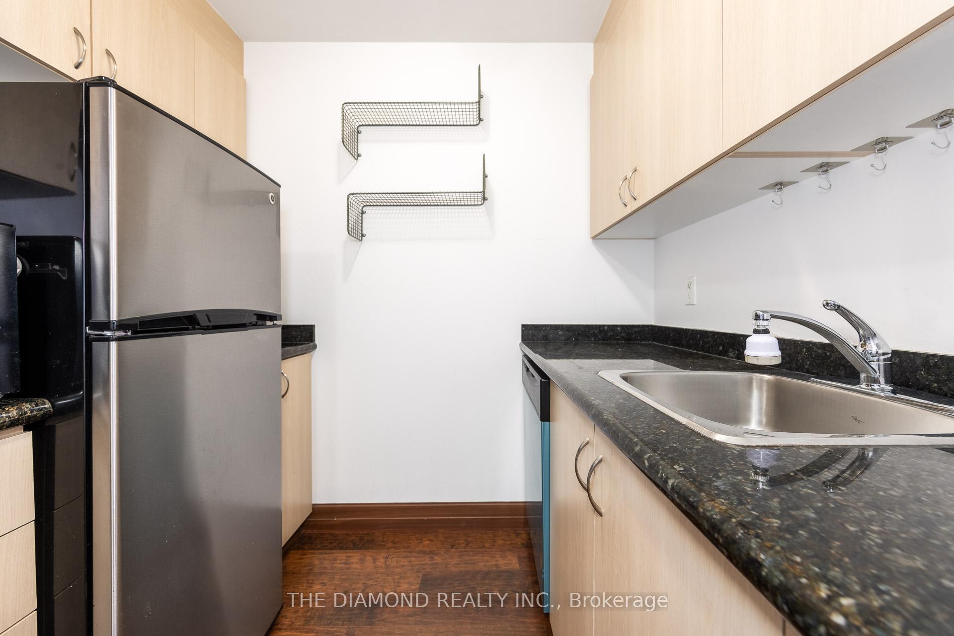 Photo 8 of Unit PH 5, 15 Maplewood Avenue, Toronto, Humewood-Cedarvale — HOMEH