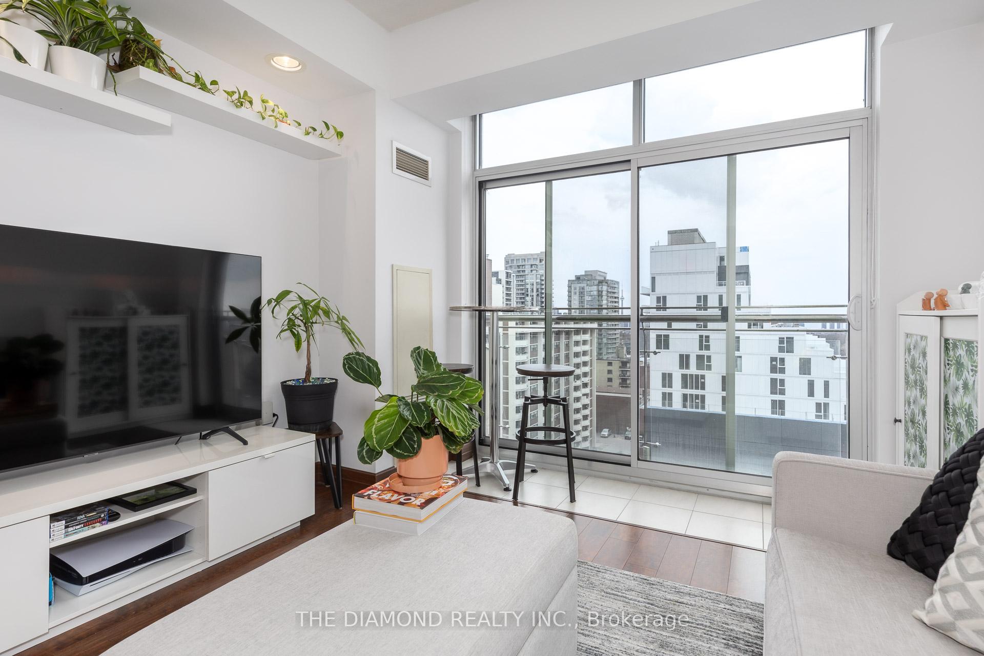 Photo 11 of Unit PH 5, 15 Maplewood Avenue, Toronto, Humewood-Cedarvale — HOMEH