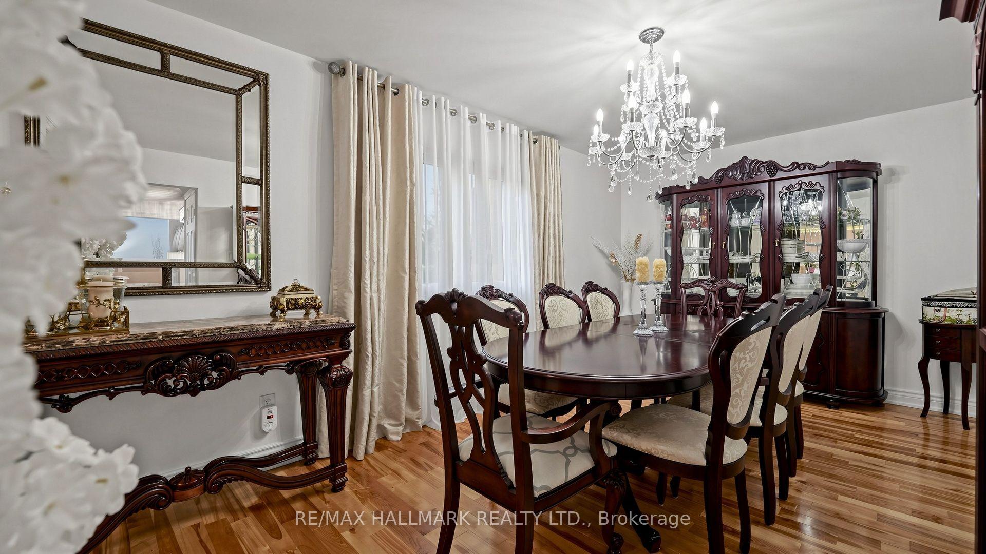 Photo 10 of 25 Wicks Drive, Ajax, Central East — HOMEH