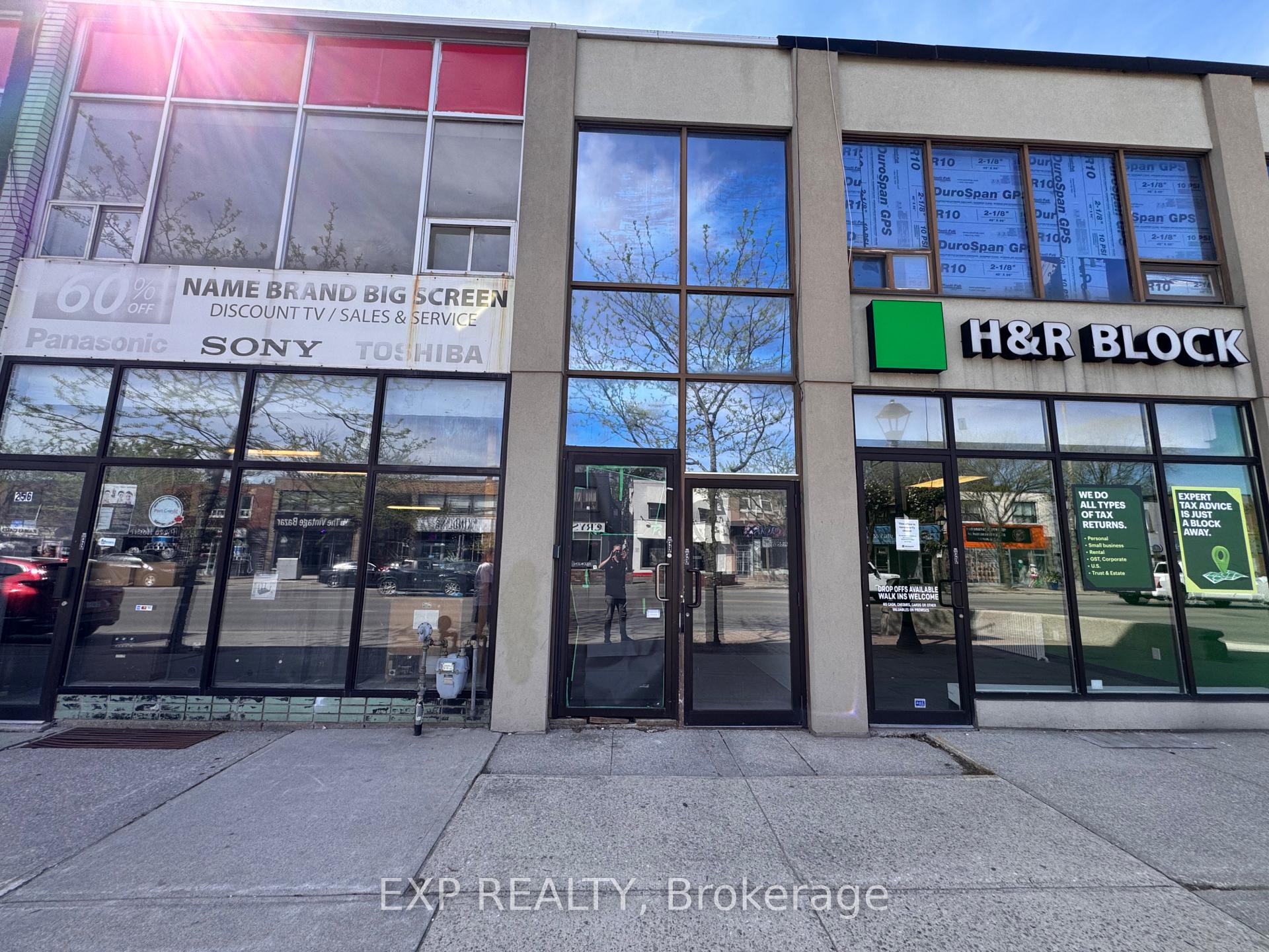 Photo 21 of Unit 3, 256 Lakeshore Road E, Mississauga, Port Credit — HOMEH
