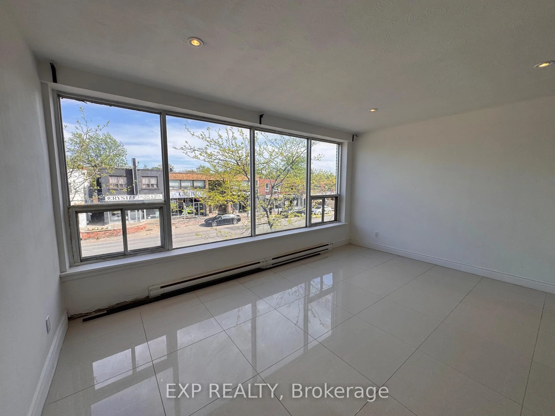 Photo 19 of Unit 3, 256 Lakeshore Road E, Mississauga, Port Credit — HOMEH