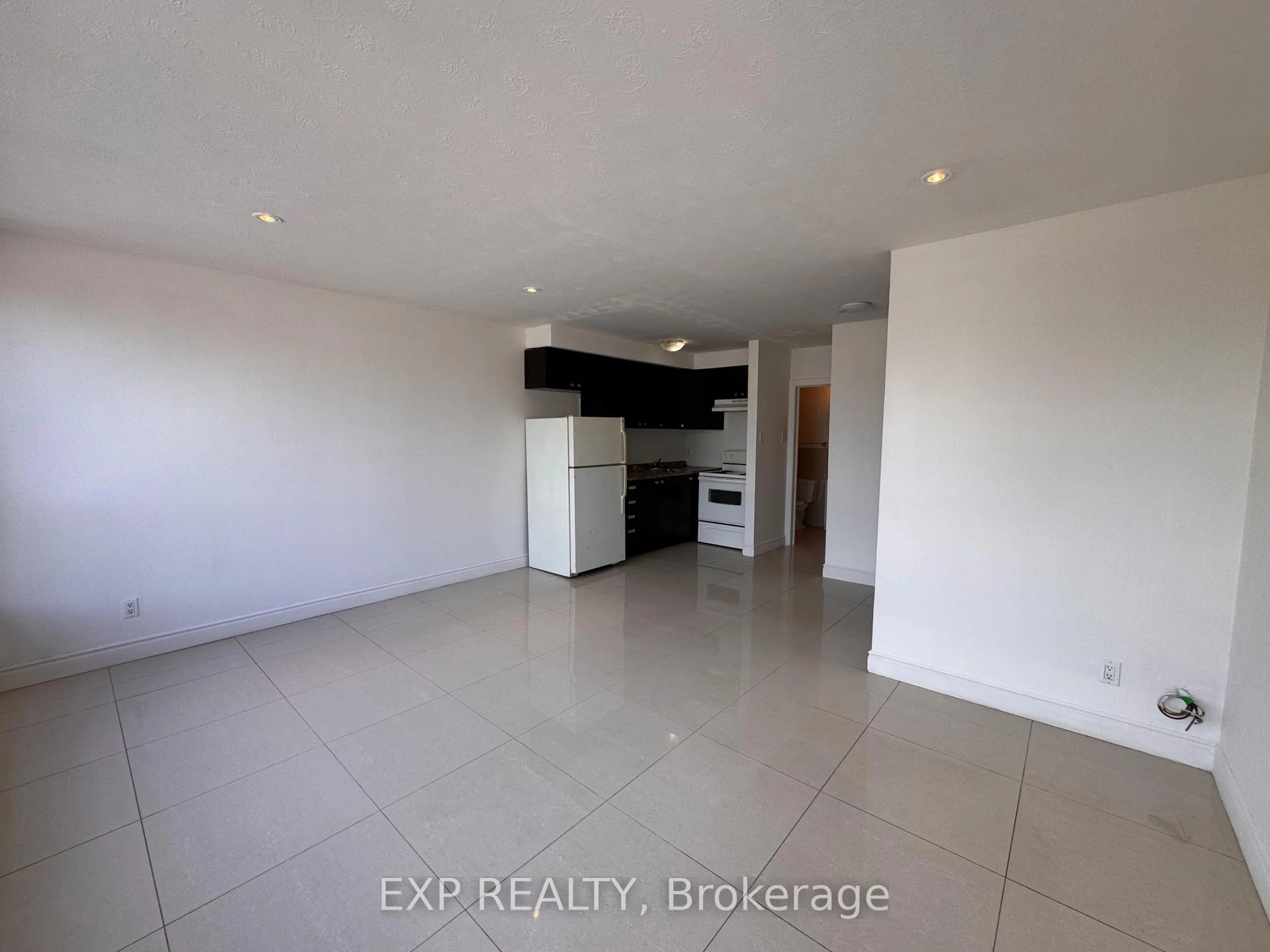 Photo 22 of Unit 3, 256 Lakeshore Road E, Mississauga, Port Credit — HOMEH
