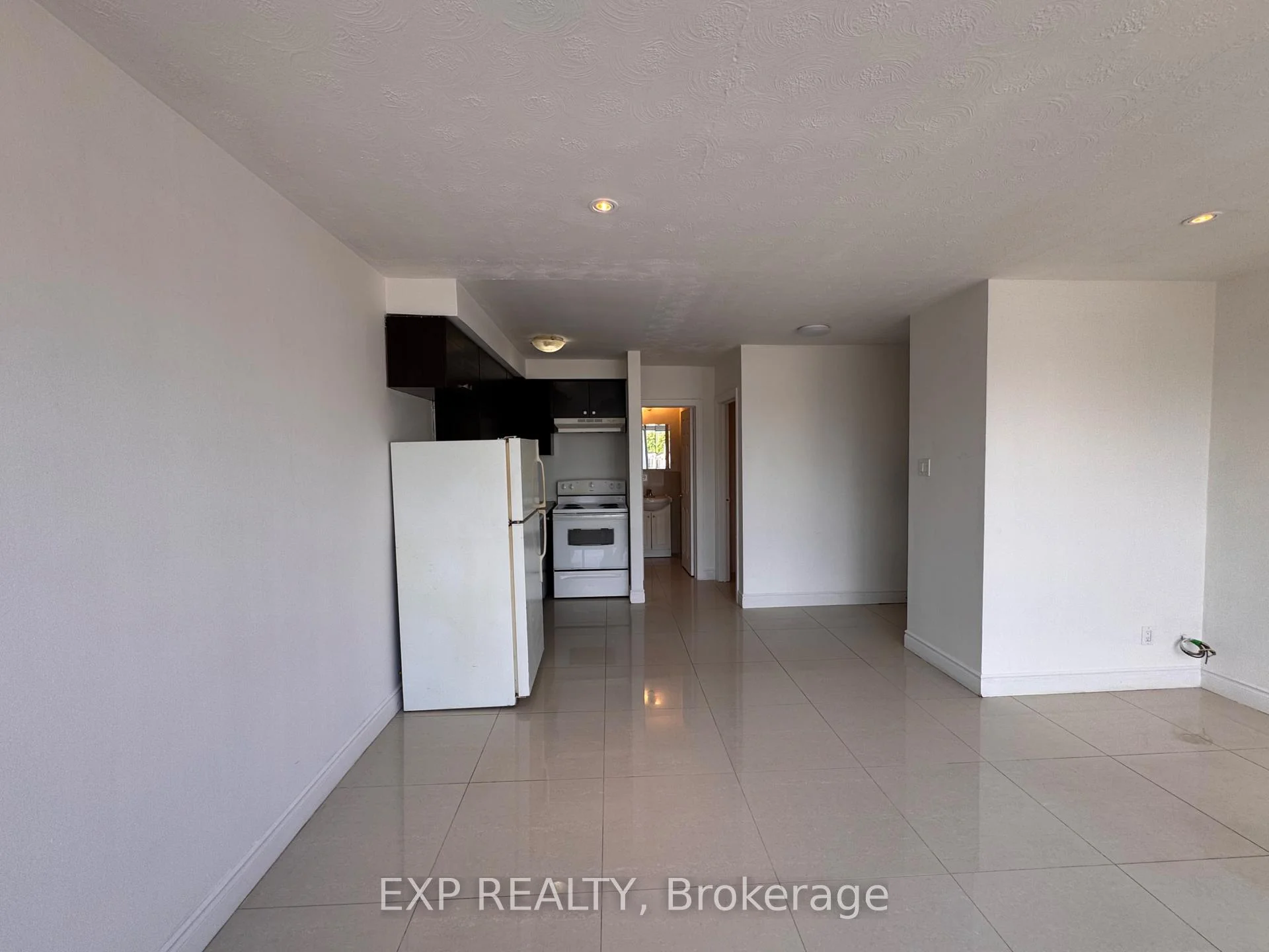 Photo 25 of Unit 3, 256 Lakeshore Road E, Mississauga, Port Credit — HOMEH