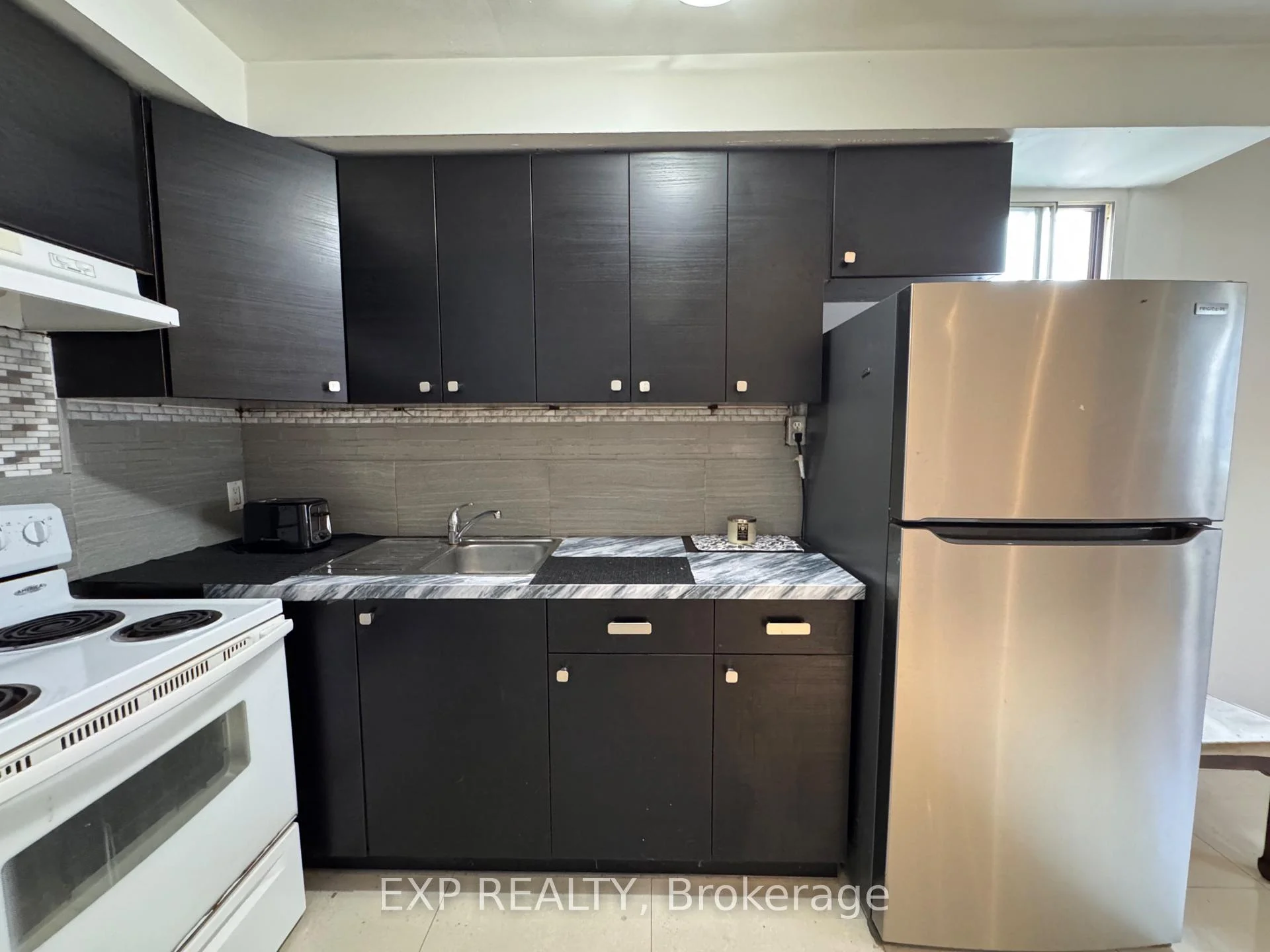 Photo 26 of Unit 3, 256 Lakeshore Road E, Mississauga, Port Credit — HOMEH