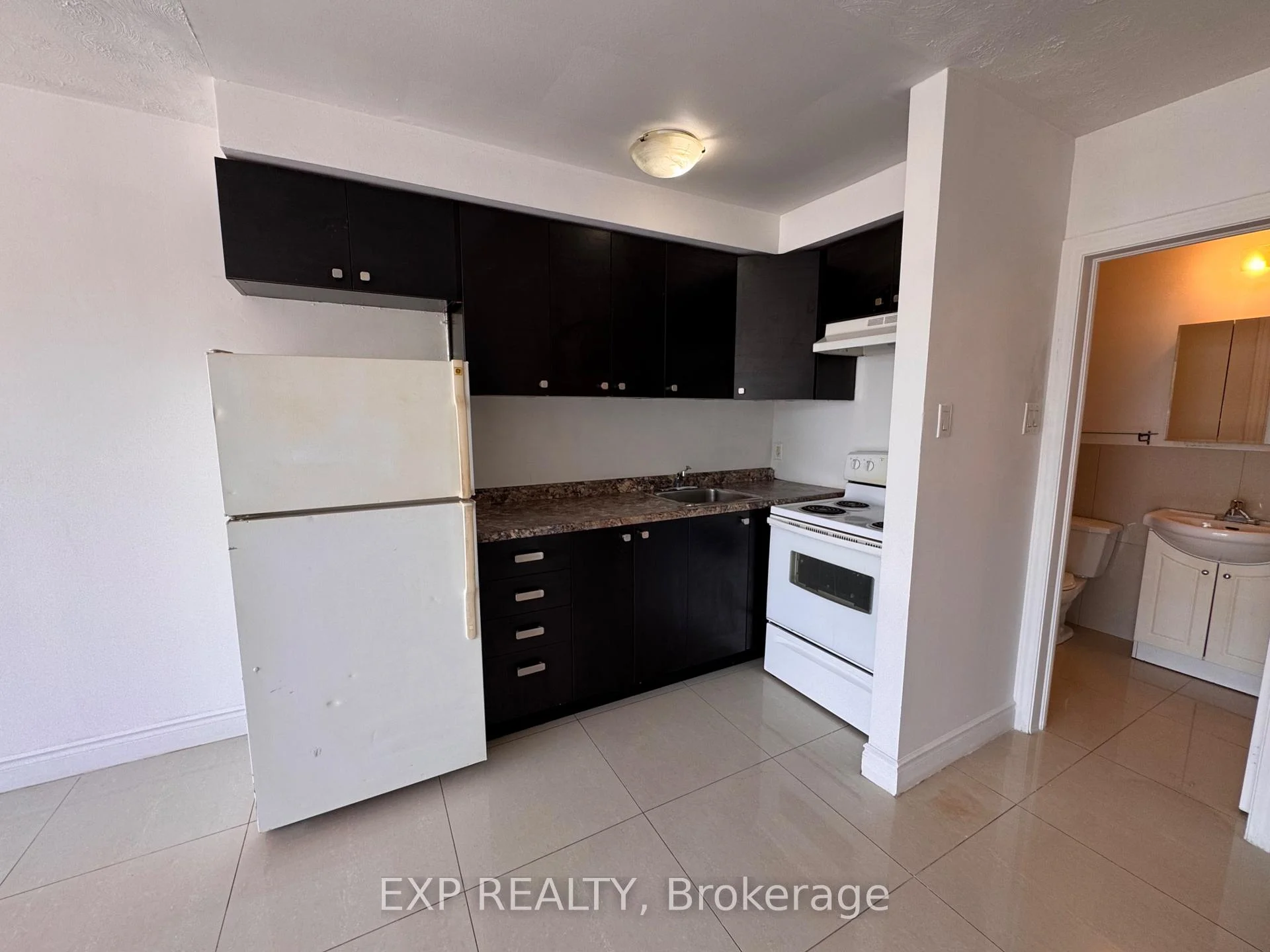Photo 27 of Unit 3, 256 Lakeshore Road E, Mississauga, Port Credit — HOMEH