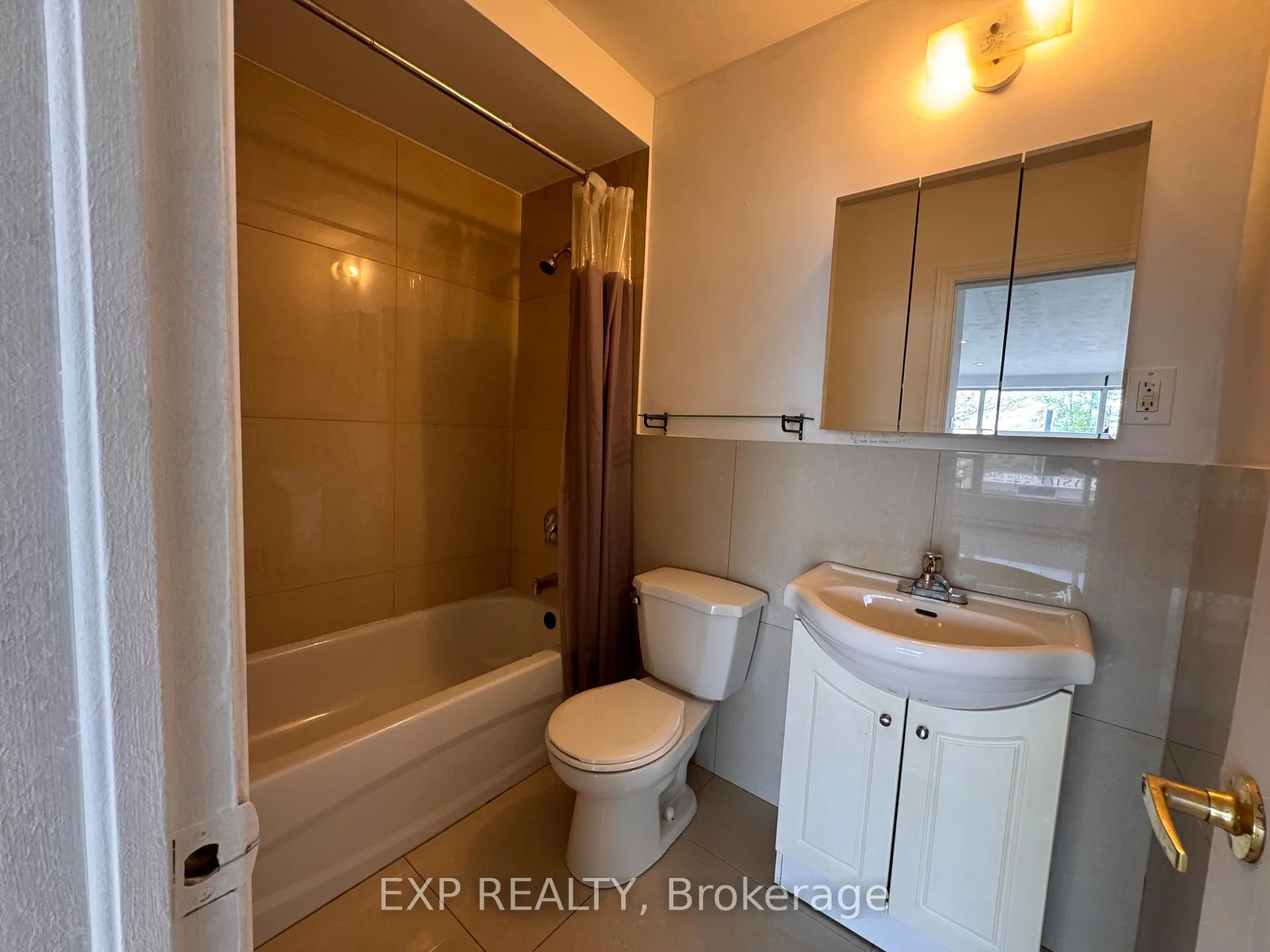 Photo 28 of Unit 3, 256 Lakeshore Road E, Mississauga, Port Credit — HOMEH