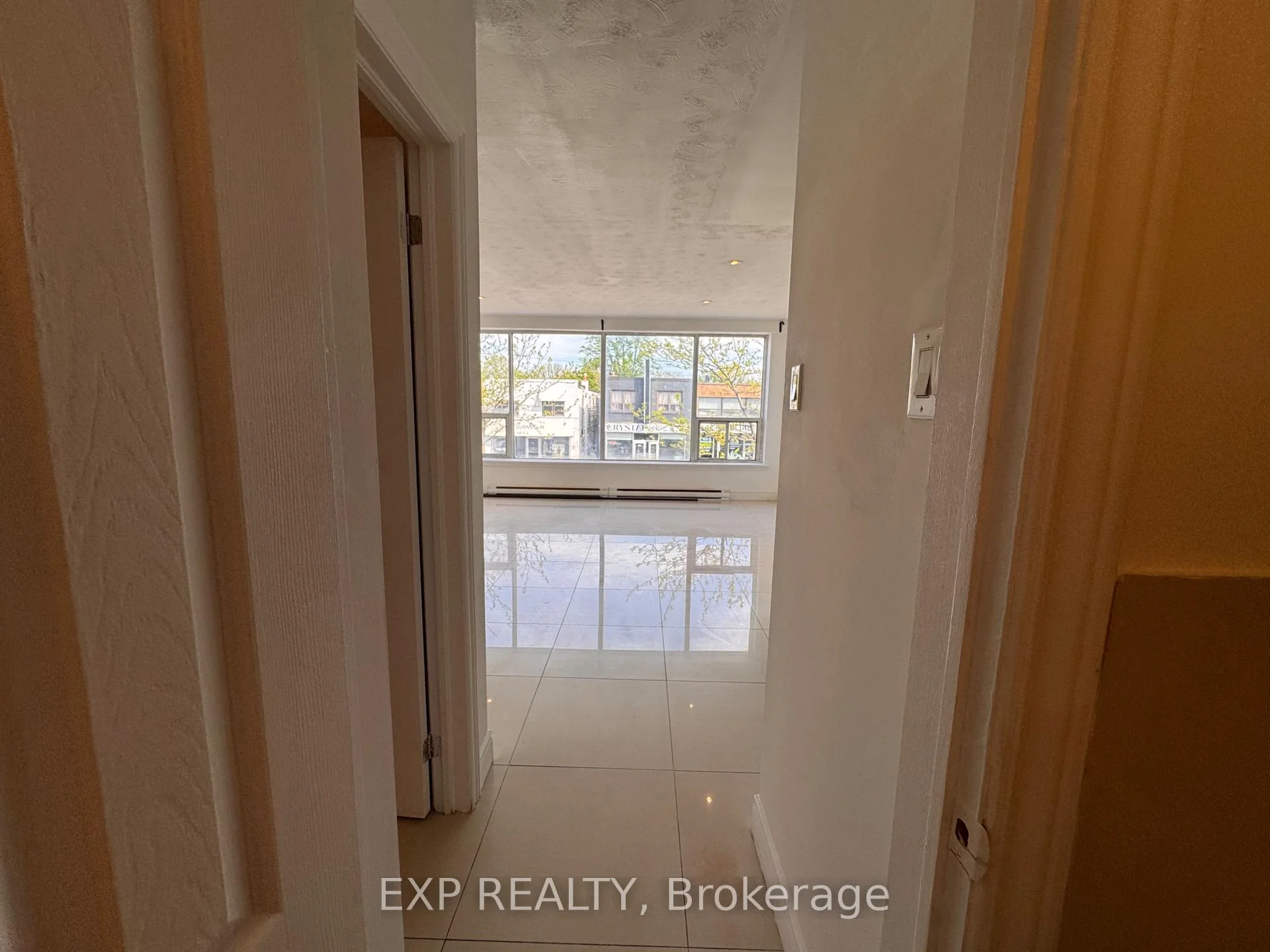 Photo 30 of Unit 3, 256 Lakeshore Road E, Mississauga, Port Credit — HOMEH