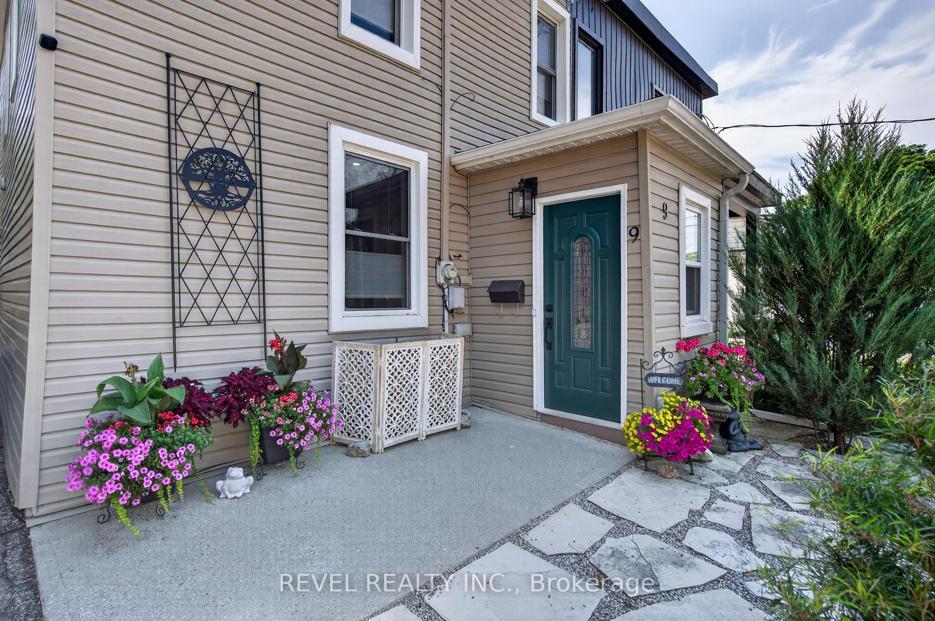 Photo 3 of 9 Davidson Street, Cambridge, Downtown Cambridge — HOMEH
