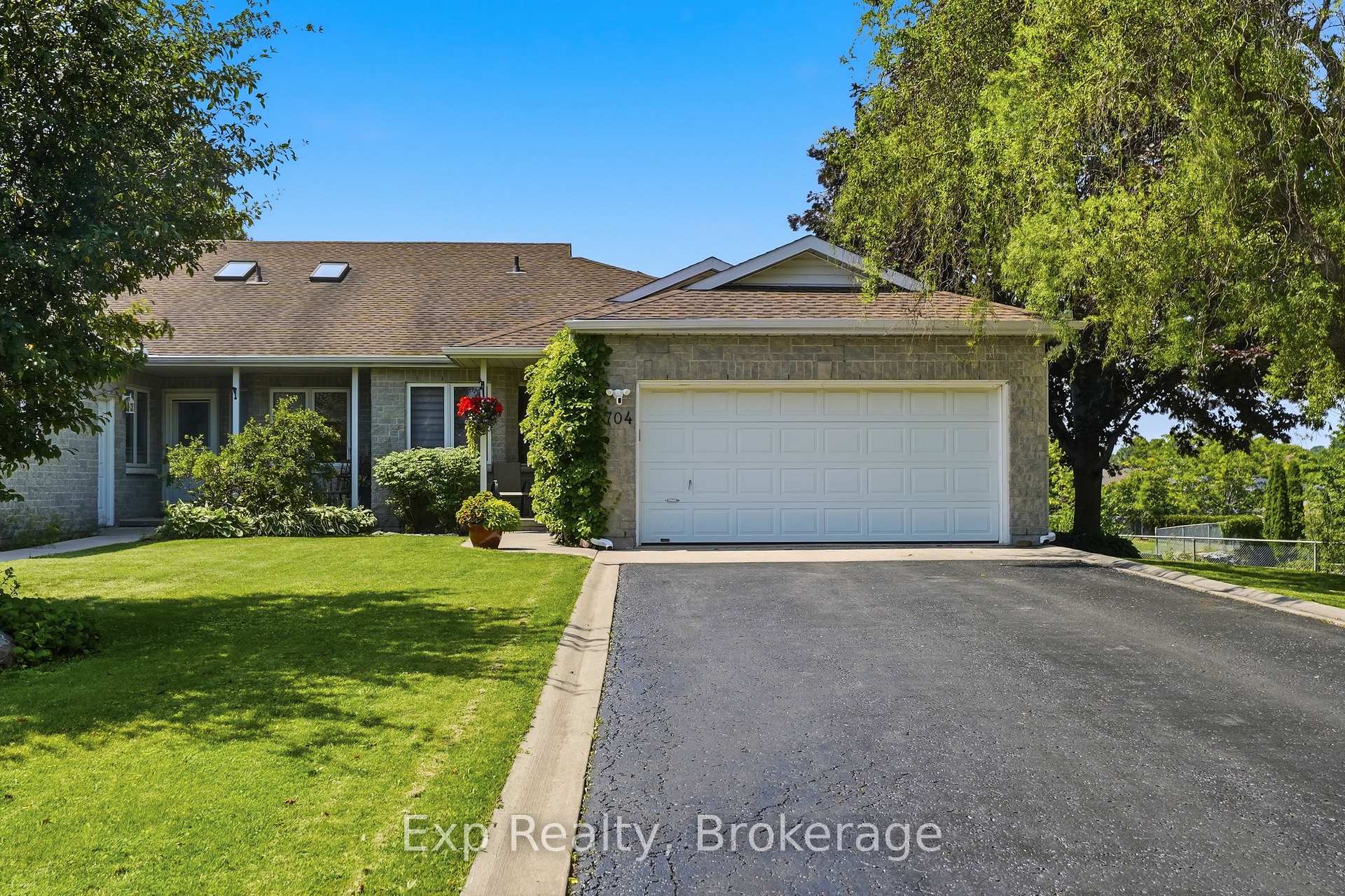 Photo 3 of 704 Millwood Drive, Kingston, City SouthWest — HOMEH