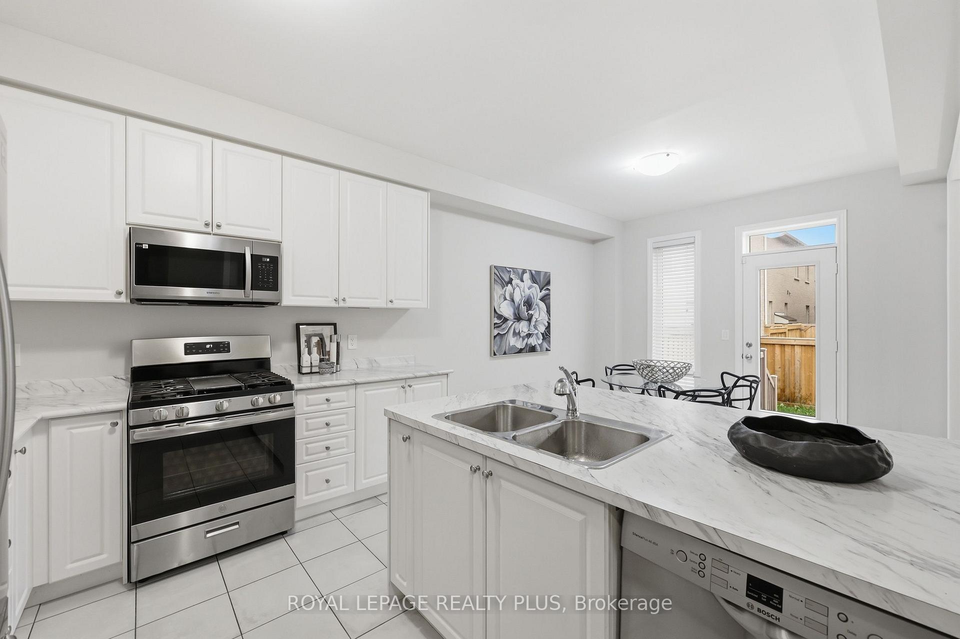 Photo 17 of 1527 Carr Landing, Milton, Ford — HOMEH