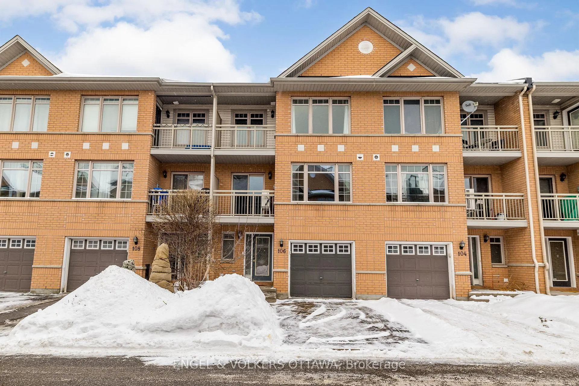 Photo 1 of 106 Quito Private, Ottawa, Merivale Industrial Park/Citiplace — HOMEH