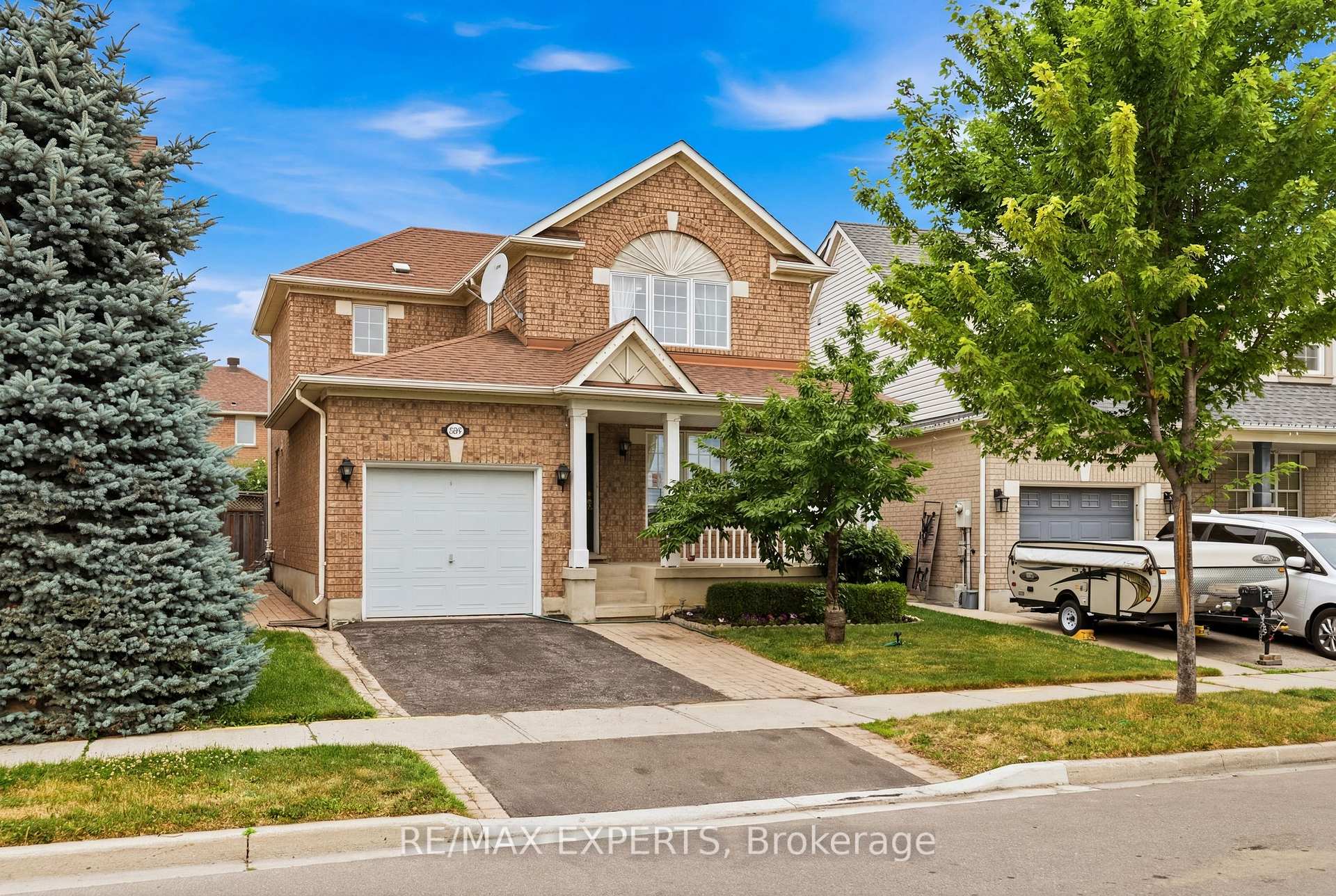Photo 1 of 554 Caverhill Crescent, Milton, Clarke — HOMEH