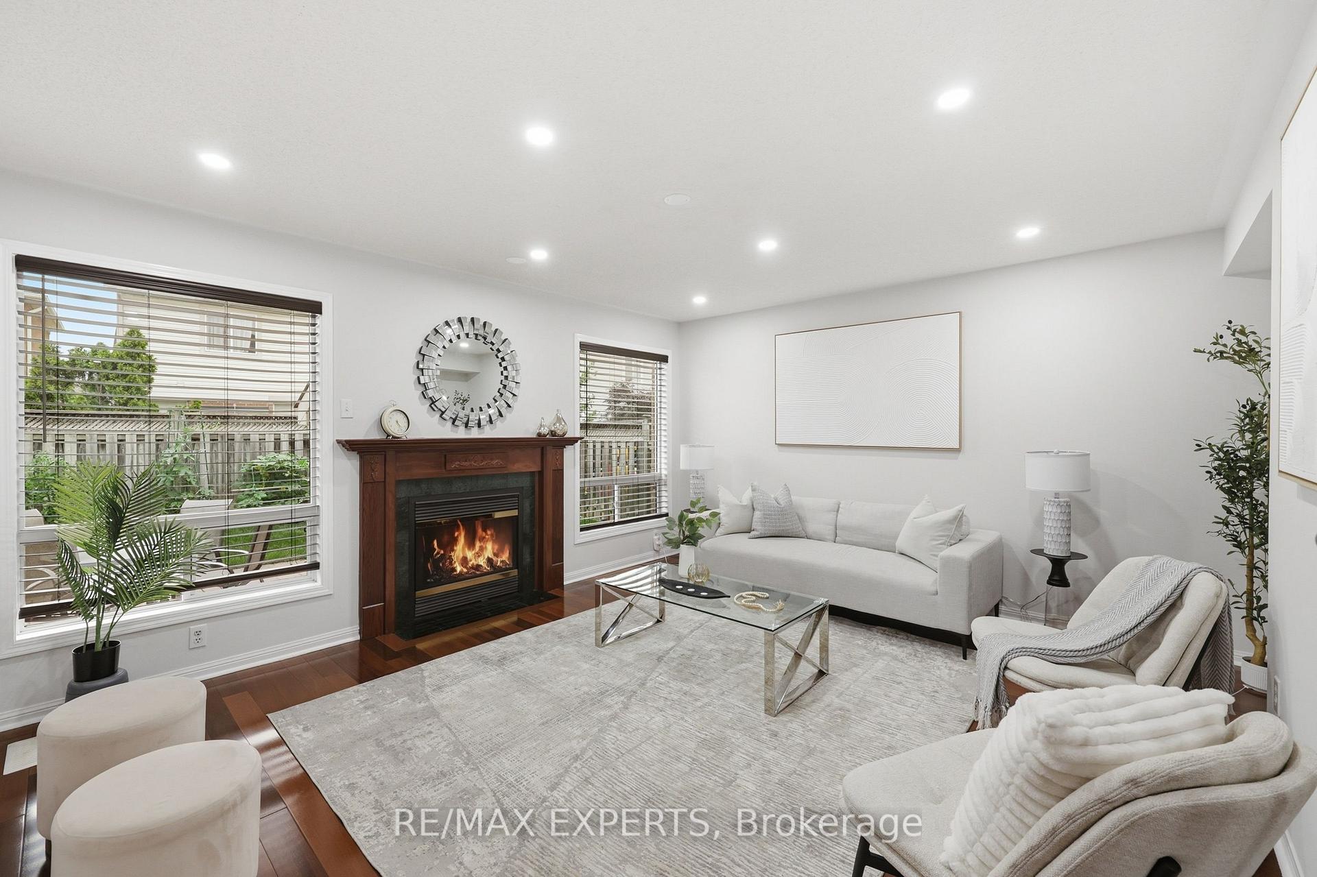 Photo 2 of 554 Caverhill Crescent, Milton, Clarke — HOMEH