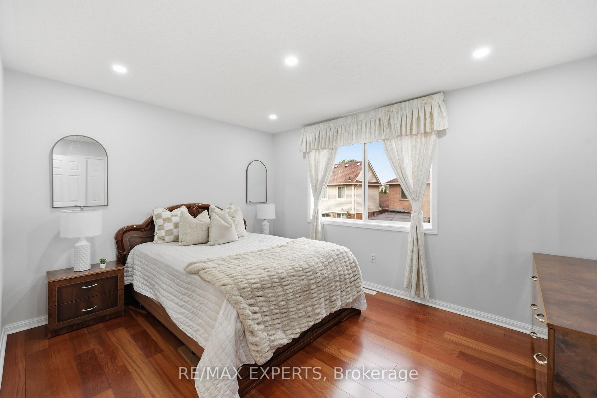 Photo 15 of 554 Caverhill Crescent, Milton, Clarke — HOMEH