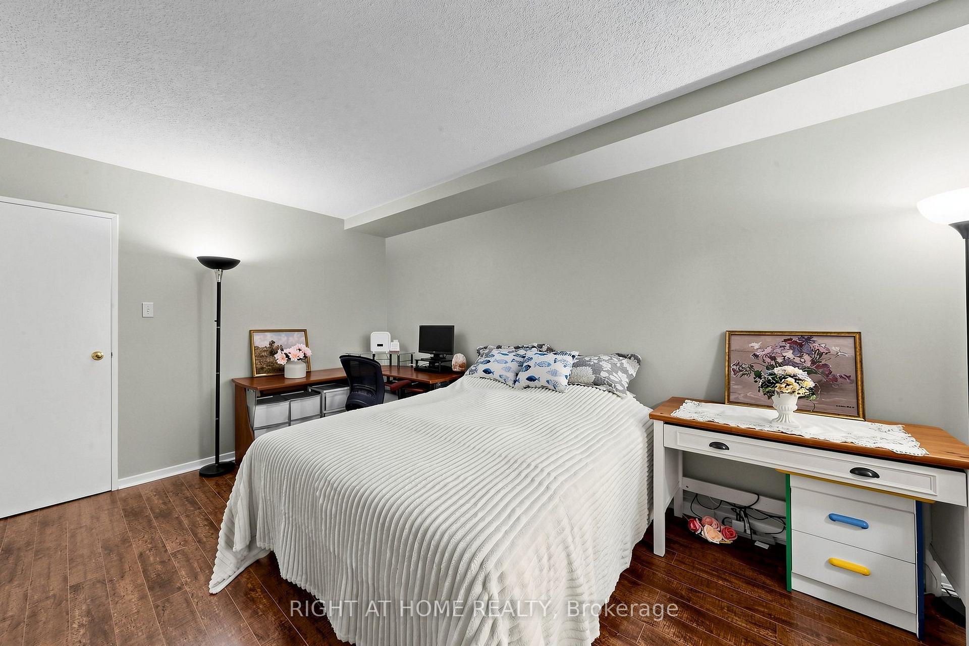 Photo 14 of Unit PH9, 300 Webb Drive, Mississauga, City Centre — HOMEH
