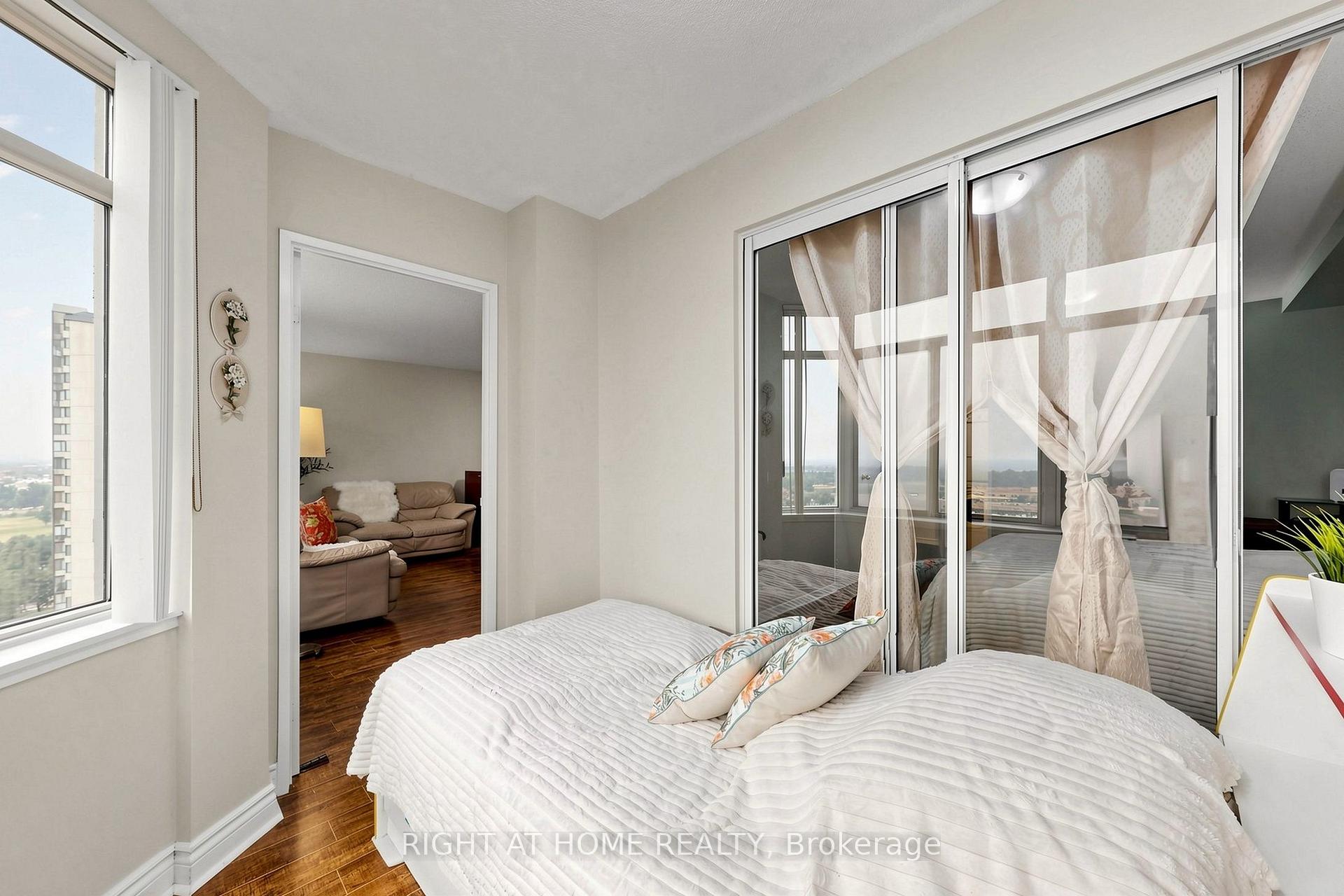 Photo 18 of Unit PH9, 300 Webb Drive, Mississauga, City Centre — HOMEH