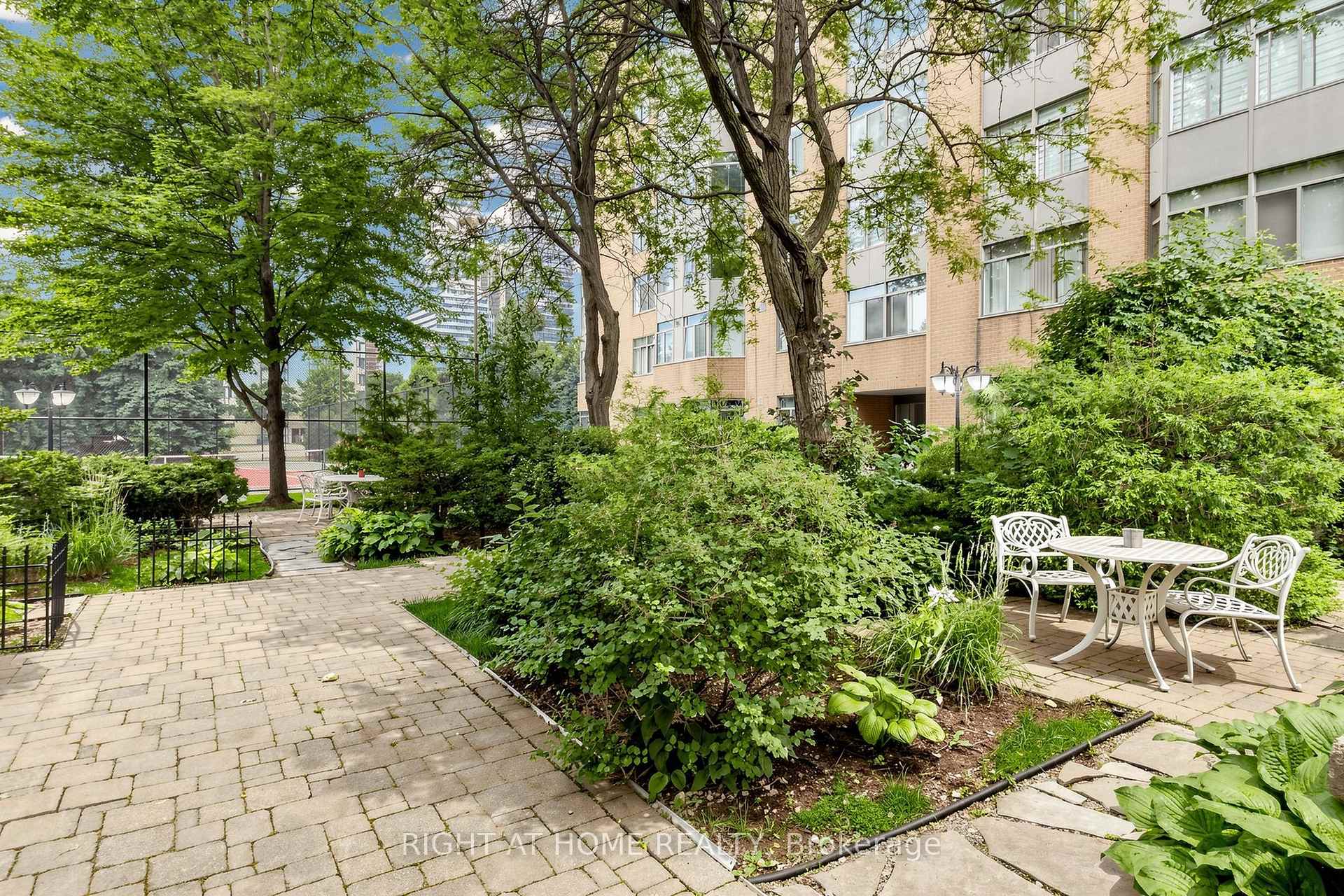 Photo 41 of Unit PH9, 300 Webb Drive, Mississauga, City Centre — HOMEH