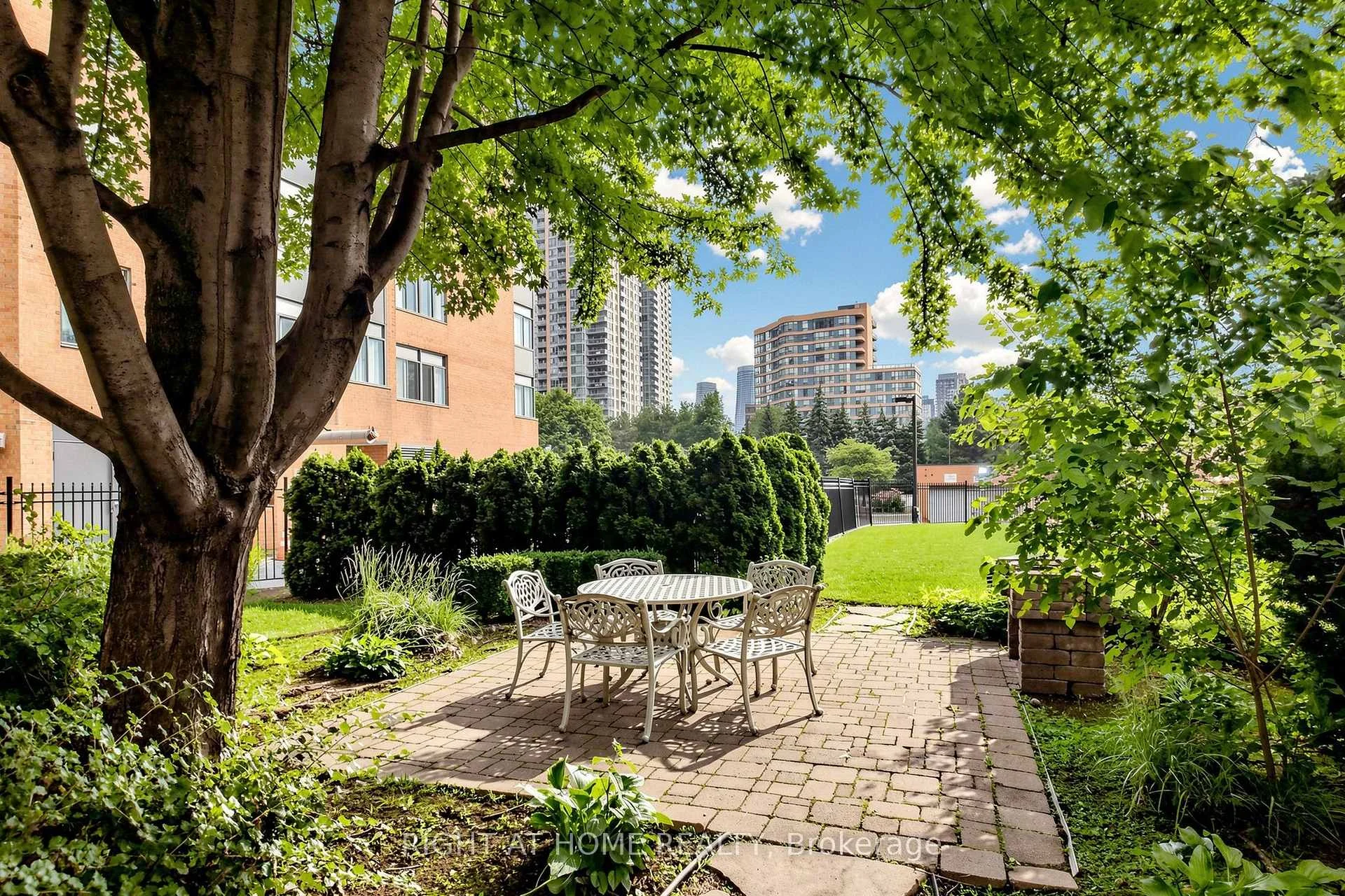 Photo 42 of Unit PH9, 300 Webb Drive, Mississauga, City Centre — HOMEH