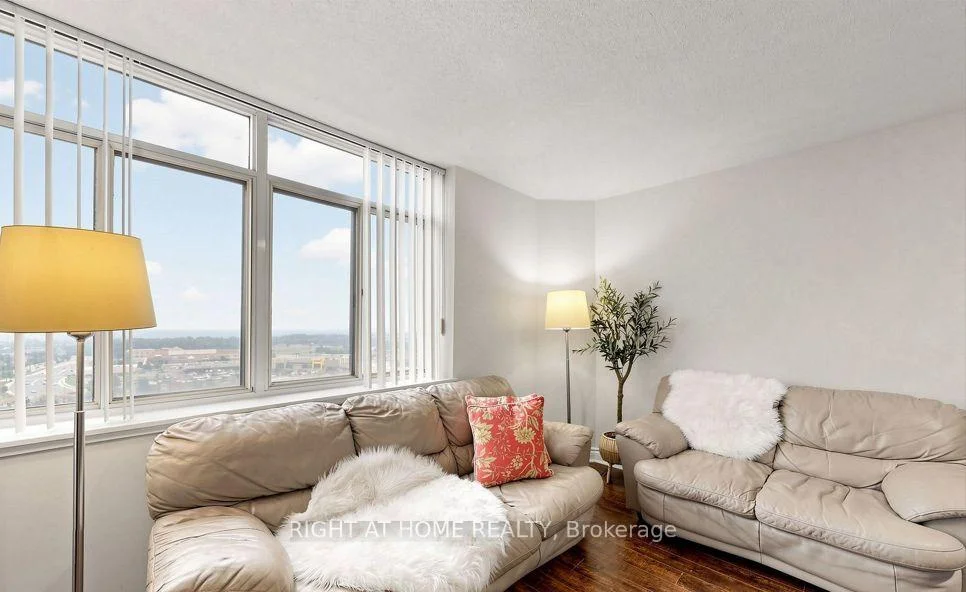 Photo 8 of Unit PH9, 300 Webb Drive, Mississauga, City Centre — HOMEH
