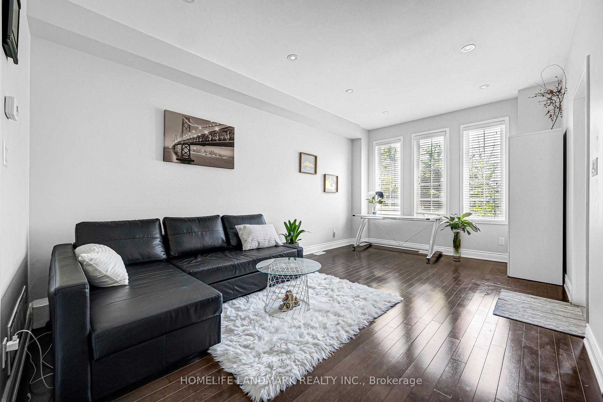 Photo 3 of 293 Murray Ross Parkway, North York, York University Heights — HOMEH