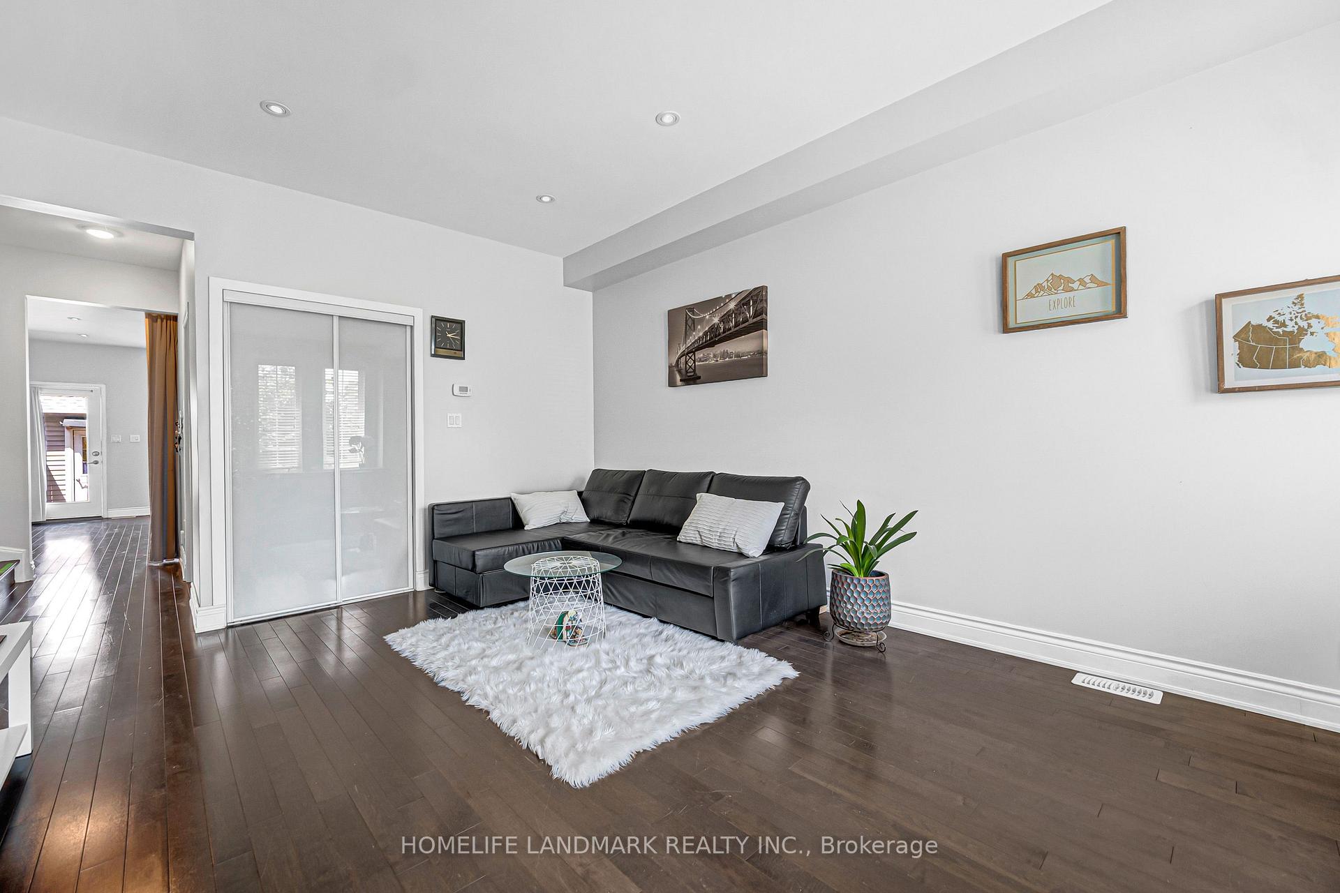 Photo 6 of 293 Murray Ross Parkway, North York, York University Heights — HOMEH
