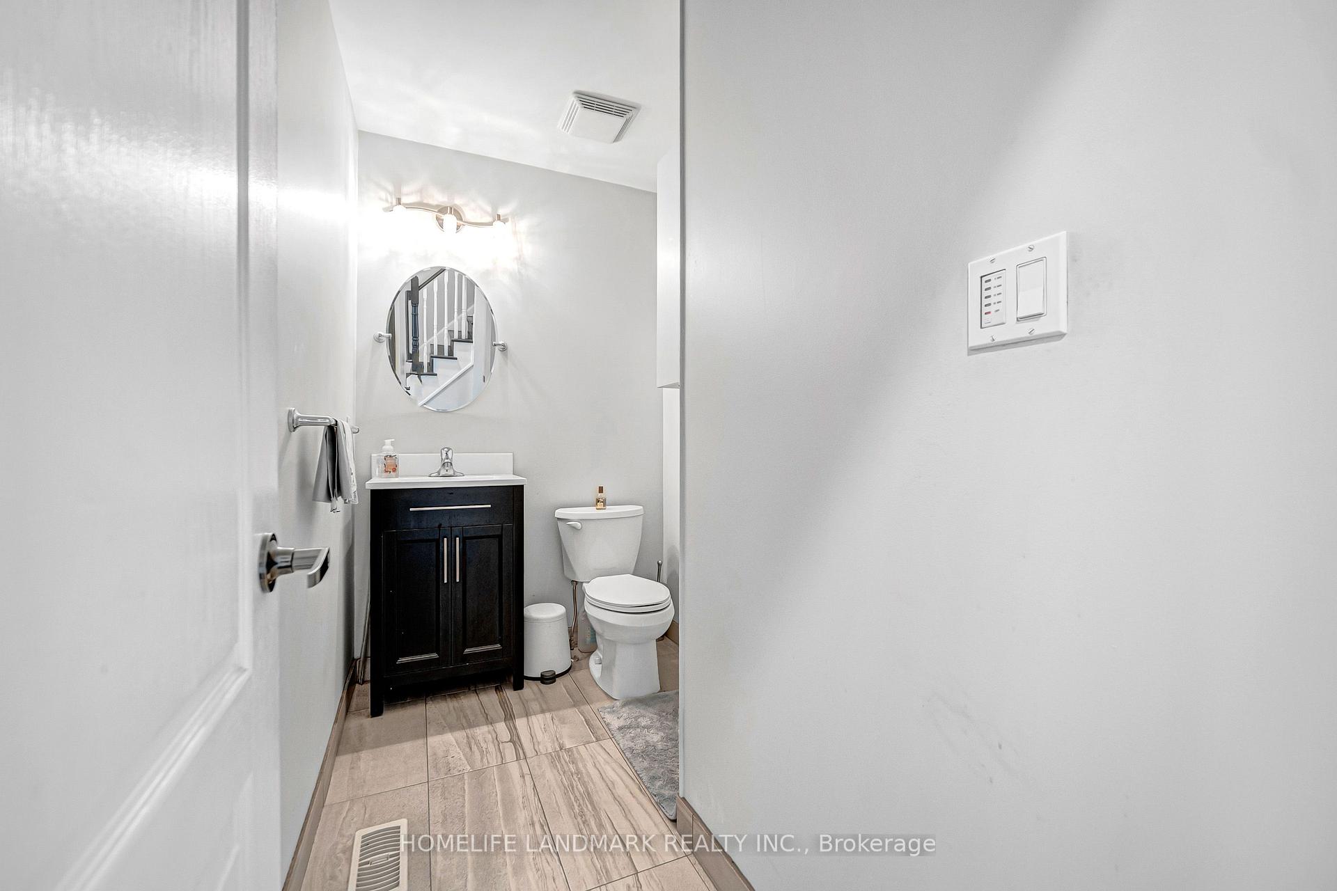 Photo 7 of 293 Murray Ross Parkway, North York, York University Heights — HOMEH