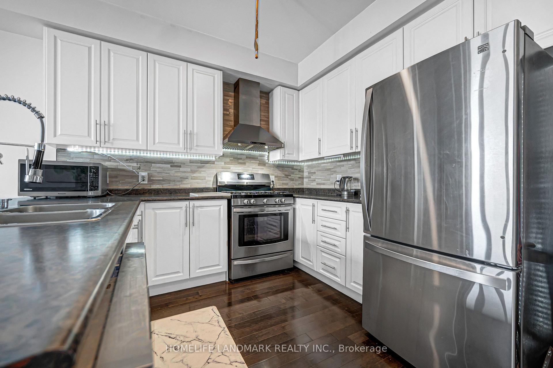 Photo 46 of 293 Murray Ross Parkway, North York, York University Heights — HOMEH
