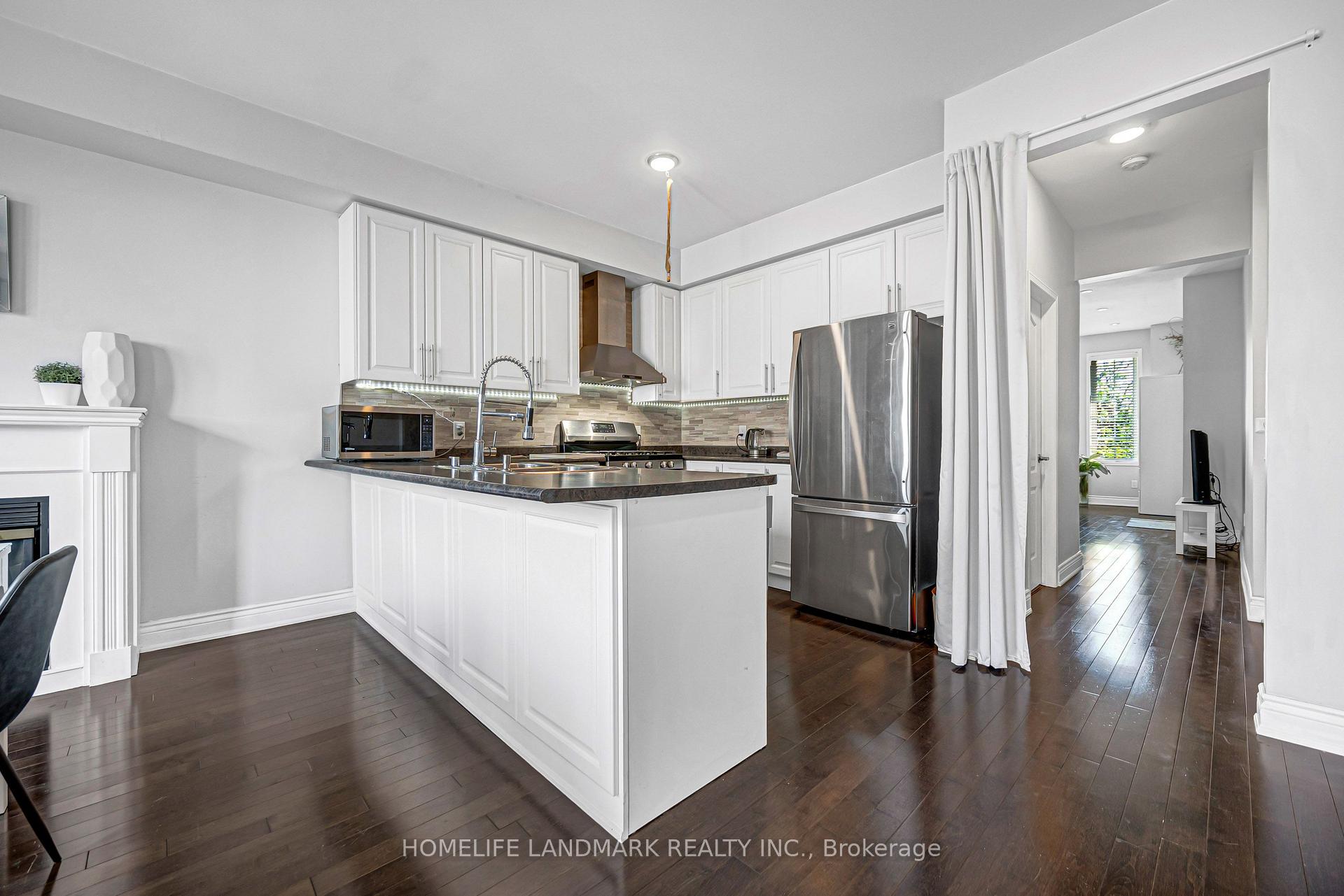 Photo 47 of 293 Murray Ross Parkway, North York, York University Heights — HOMEH