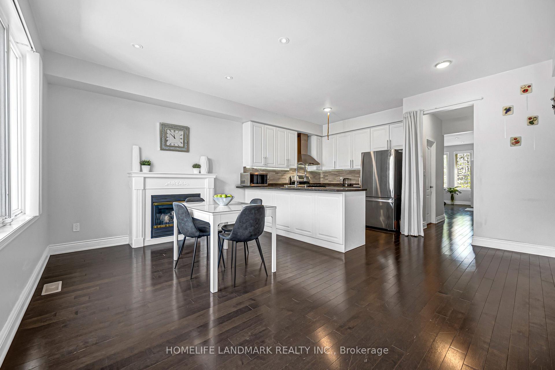 Photo 48 of 293 Murray Ross Parkway, North York, York University Heights — HOMEH