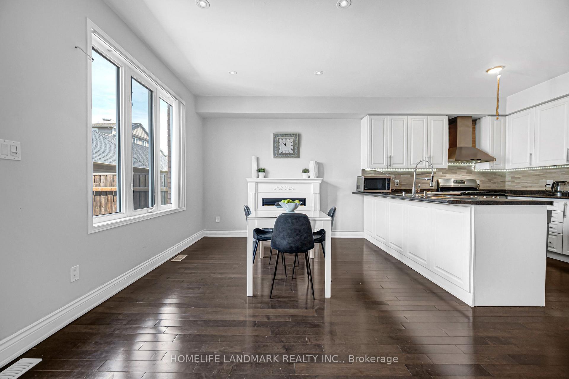 Photo 49 of 293 Murray Ross Parkway, North York, York University Heights — HOMEH