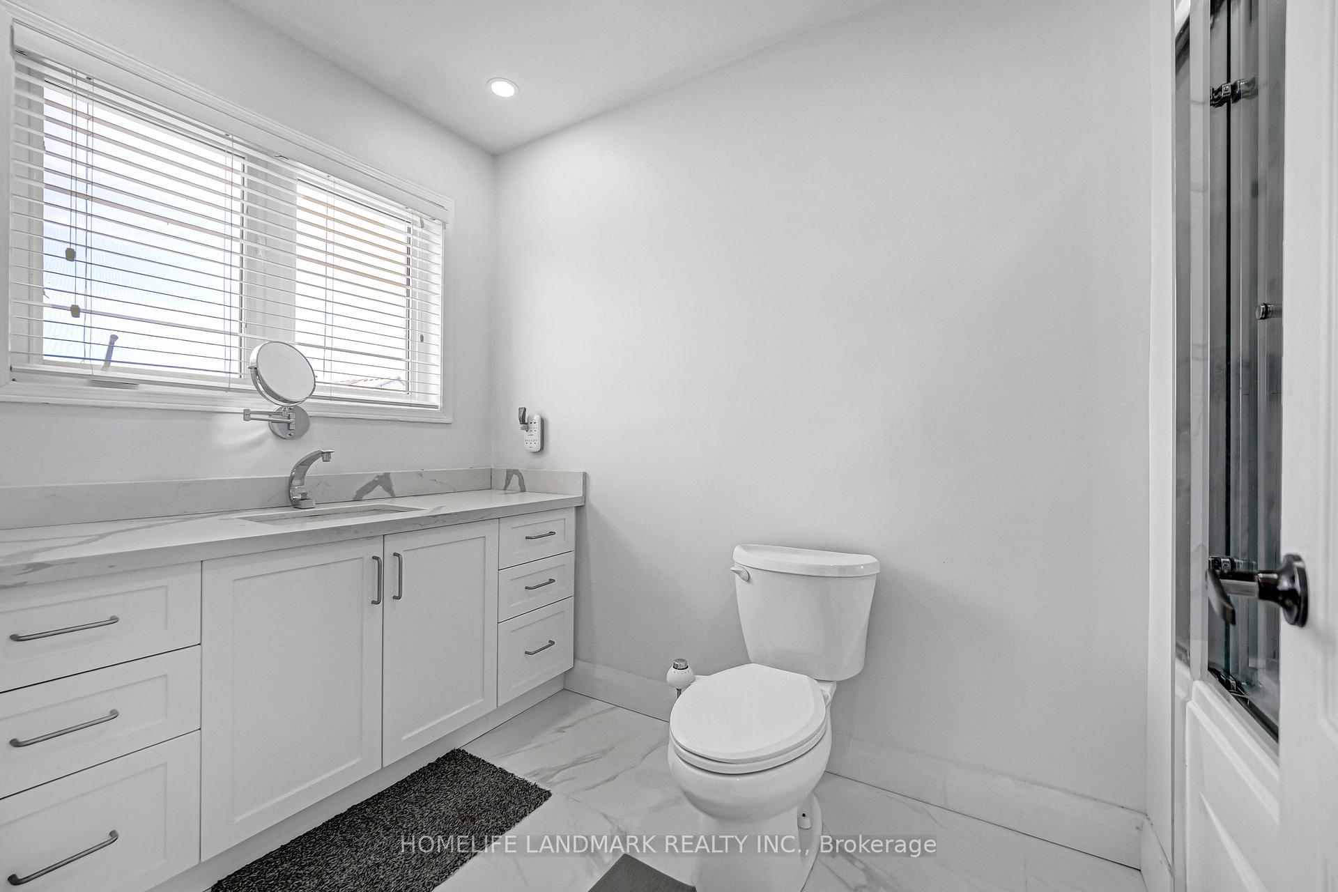 Photo 19 of 293 Murray Ross Parkway, North York, York University Heights — HOMEH