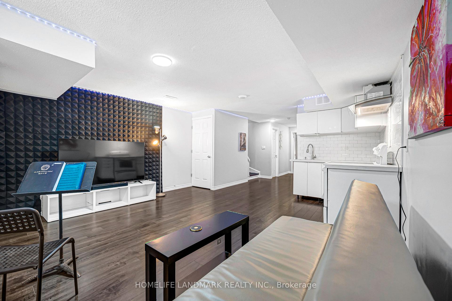 Photo 34 of 293 Murray Ross Parkway, North York, York University Heights — HOMEH