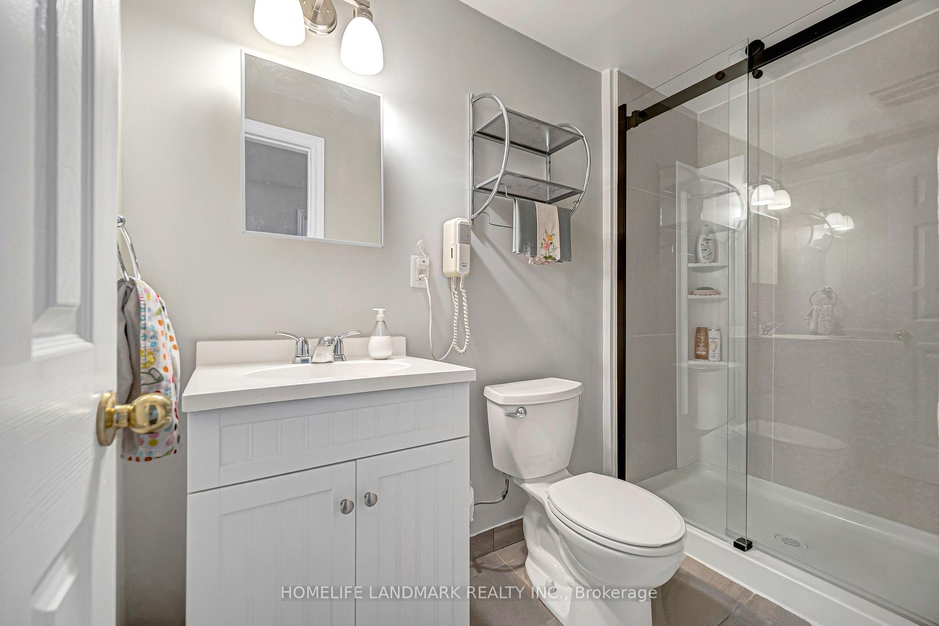 Photo 35 of 293 Murray Ross Parkway, North York, York University Heights — HOMEH