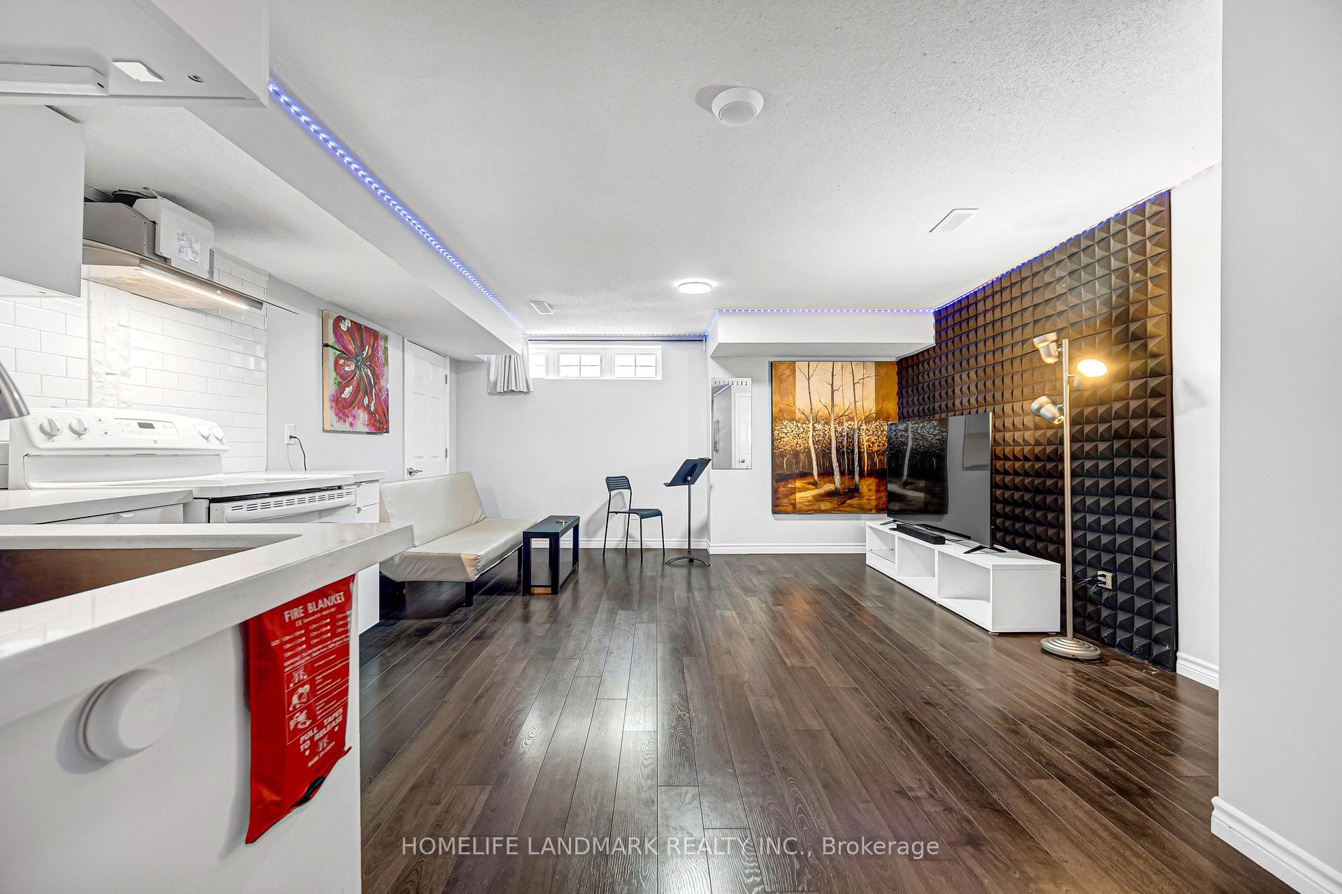 Photo 41 of 293 Murray Ross Parkway, North York, York University Heights — HOMEH