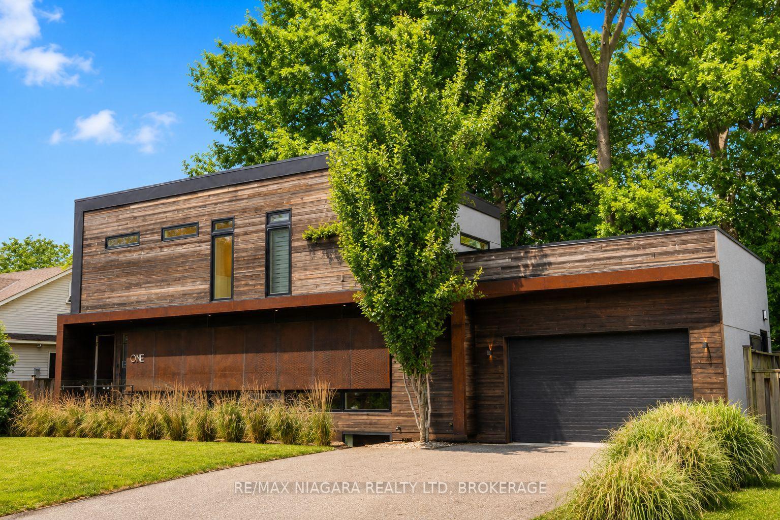 Photo 4 of 1 Timber Lane, St. Catharines, Lakeport — HOMEH